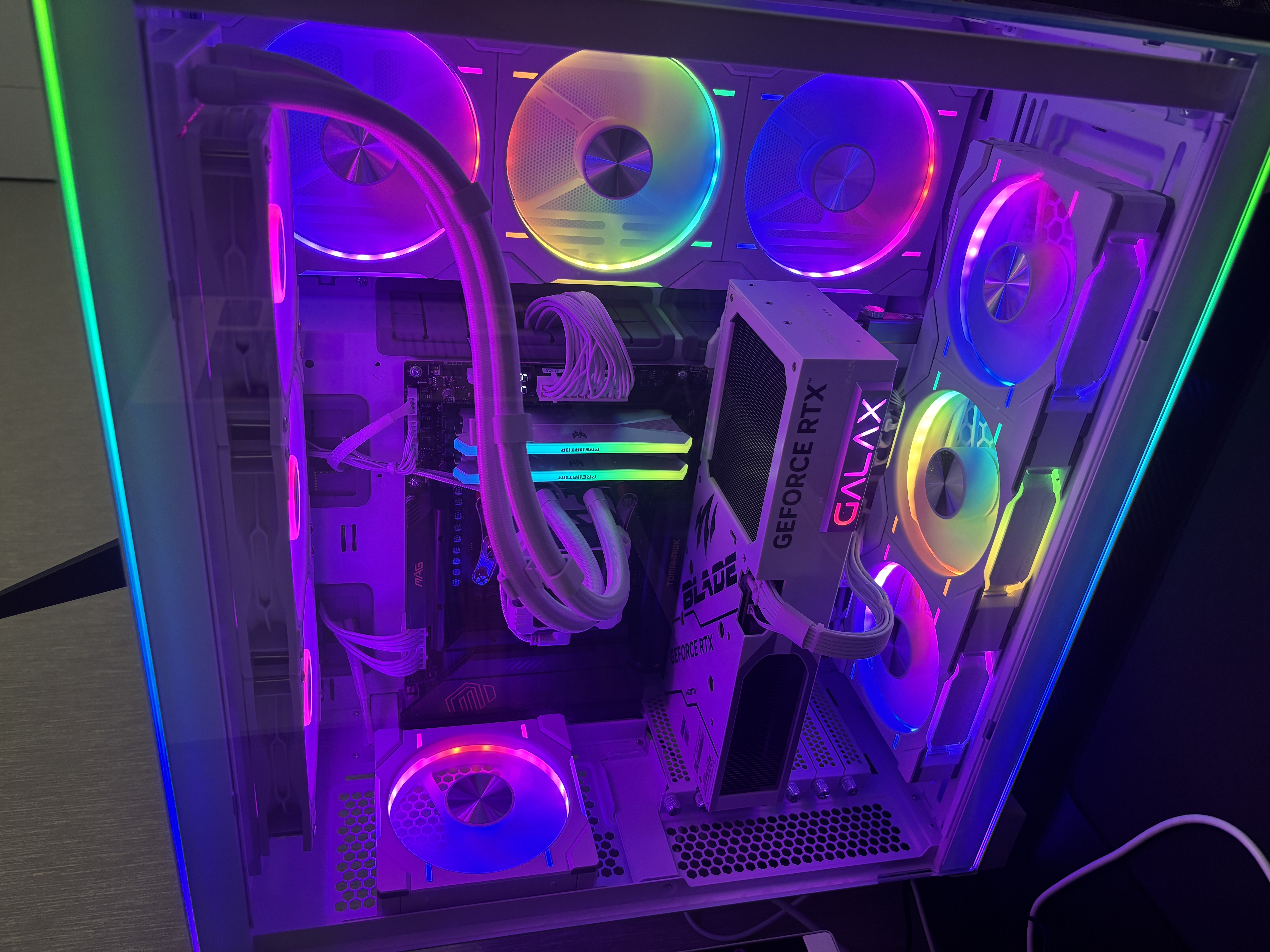 追风者（PHANTEKS）D30积木版反叶12cm机箱水冷排散热ARGB温控风扇(30mm厚/7叶高风压/无线材拼接/3联包/白) 实拍图