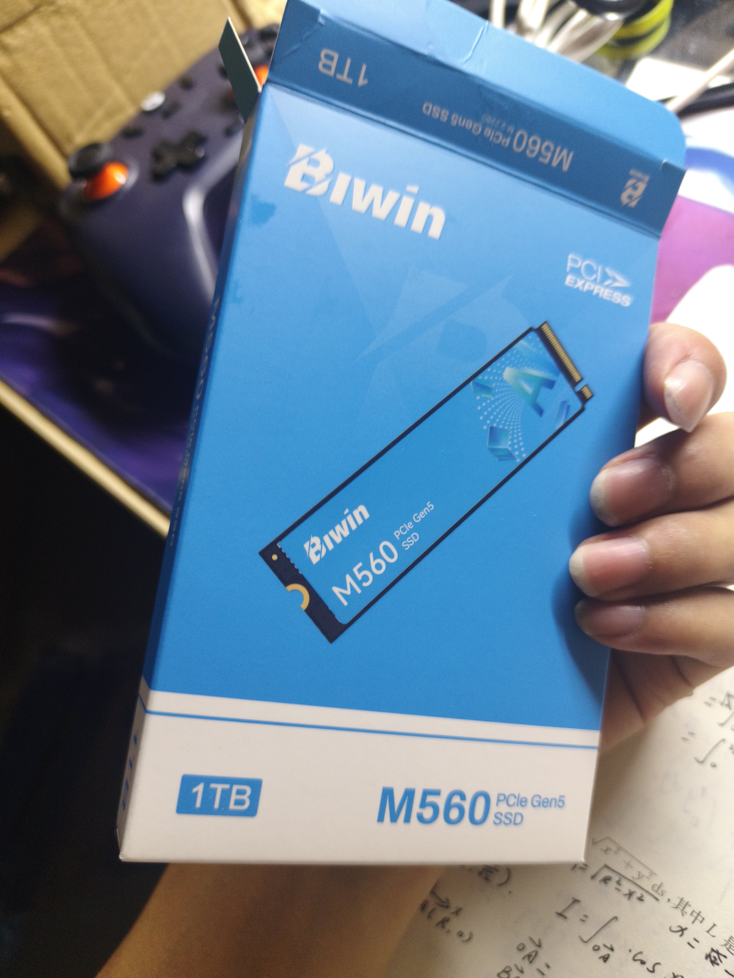佰维（BIWIN）1TB SSD固态硬盘M.2接口(NVMe协议) M560系列 PCIe5.0读速11000MB/s AI PC电脑存储配件 实拍图