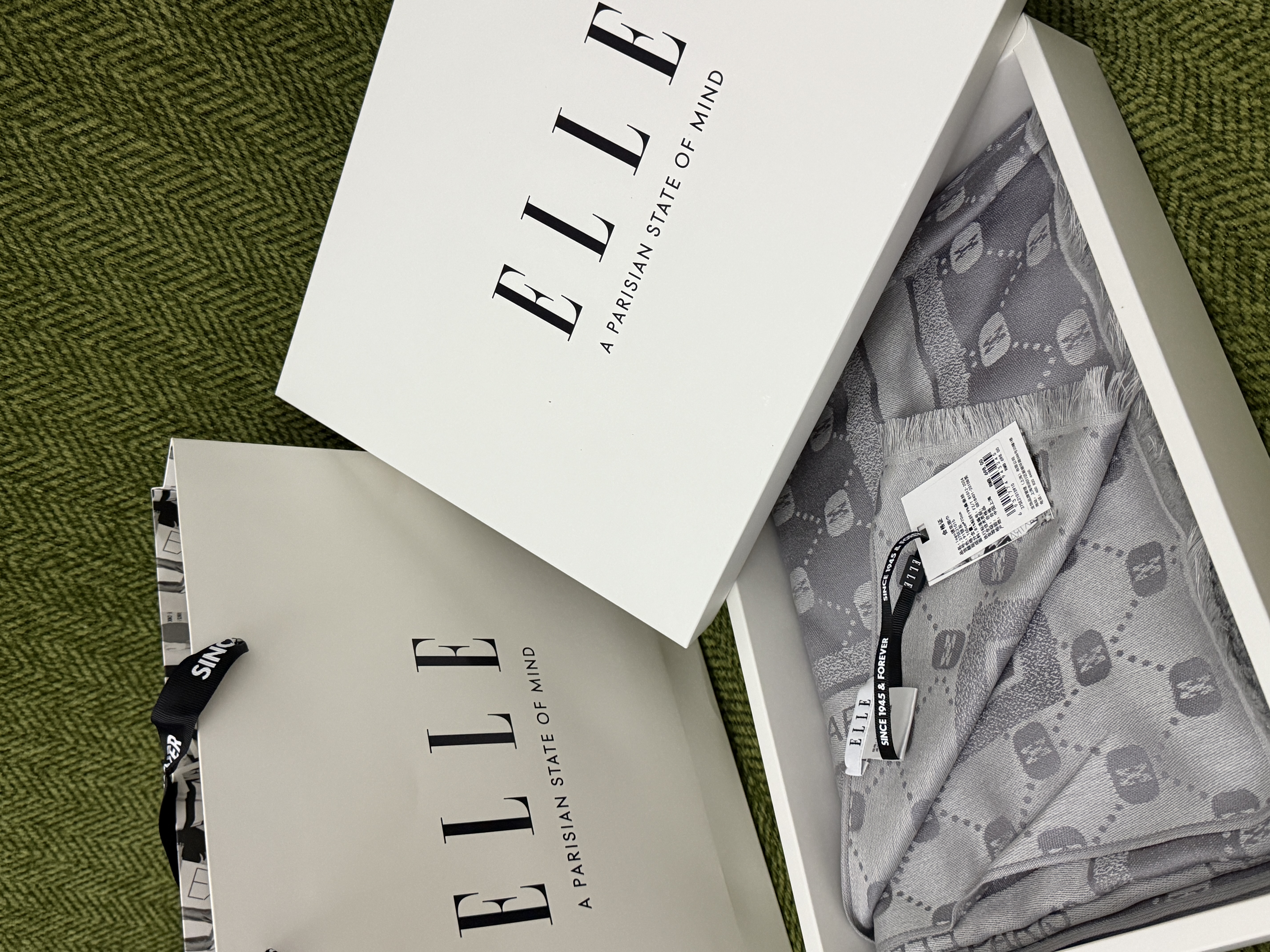 ELLE披肩女士夏季办公室空调房外搭含真丝爆款大尺寸送礼礼盒装丝巾 实拍图