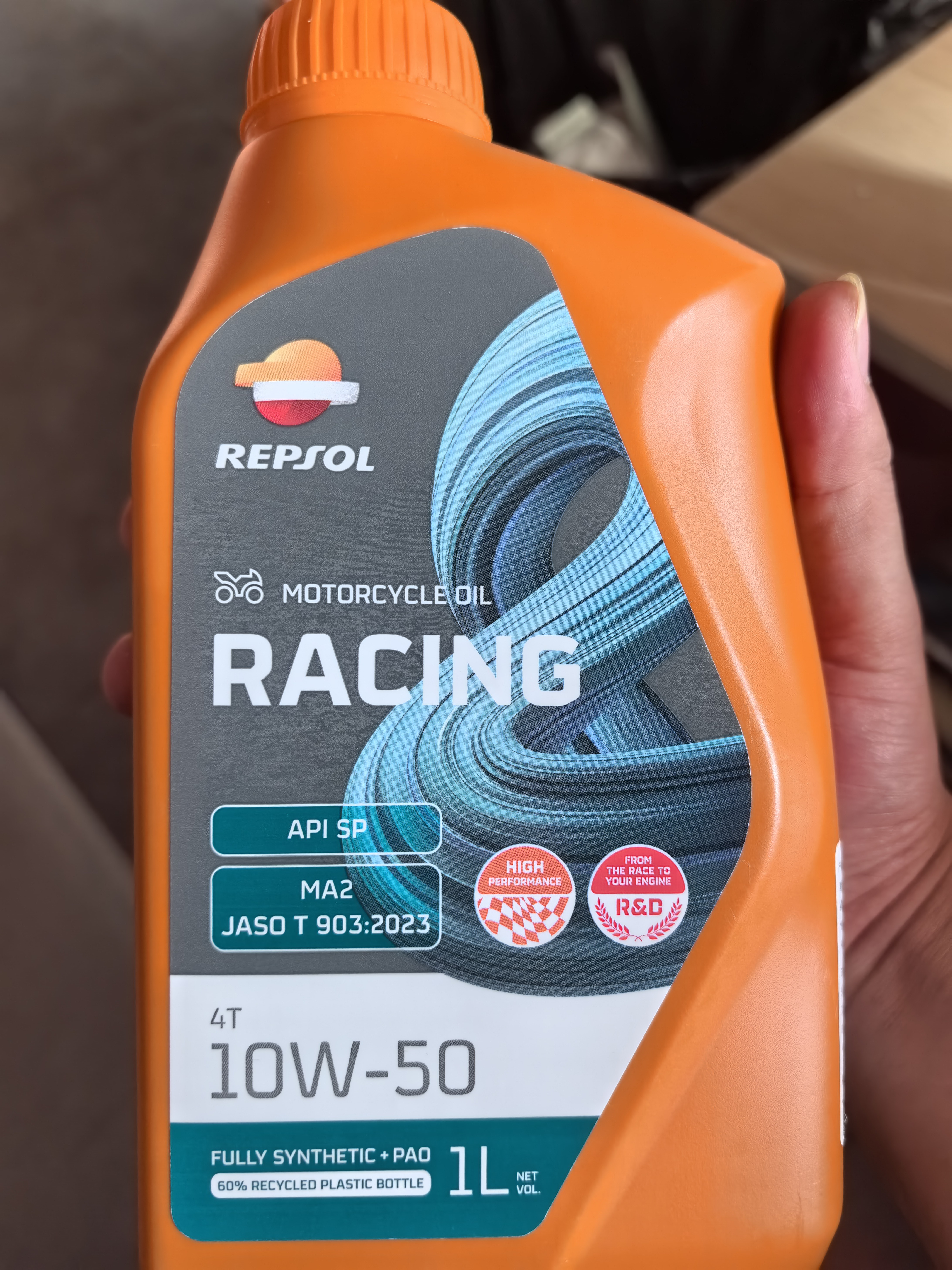 REPSOL睿烁雷神机油 赛道级全合成摩托车机油含PAO润滑油 SP 10W-50 1L 实拍图