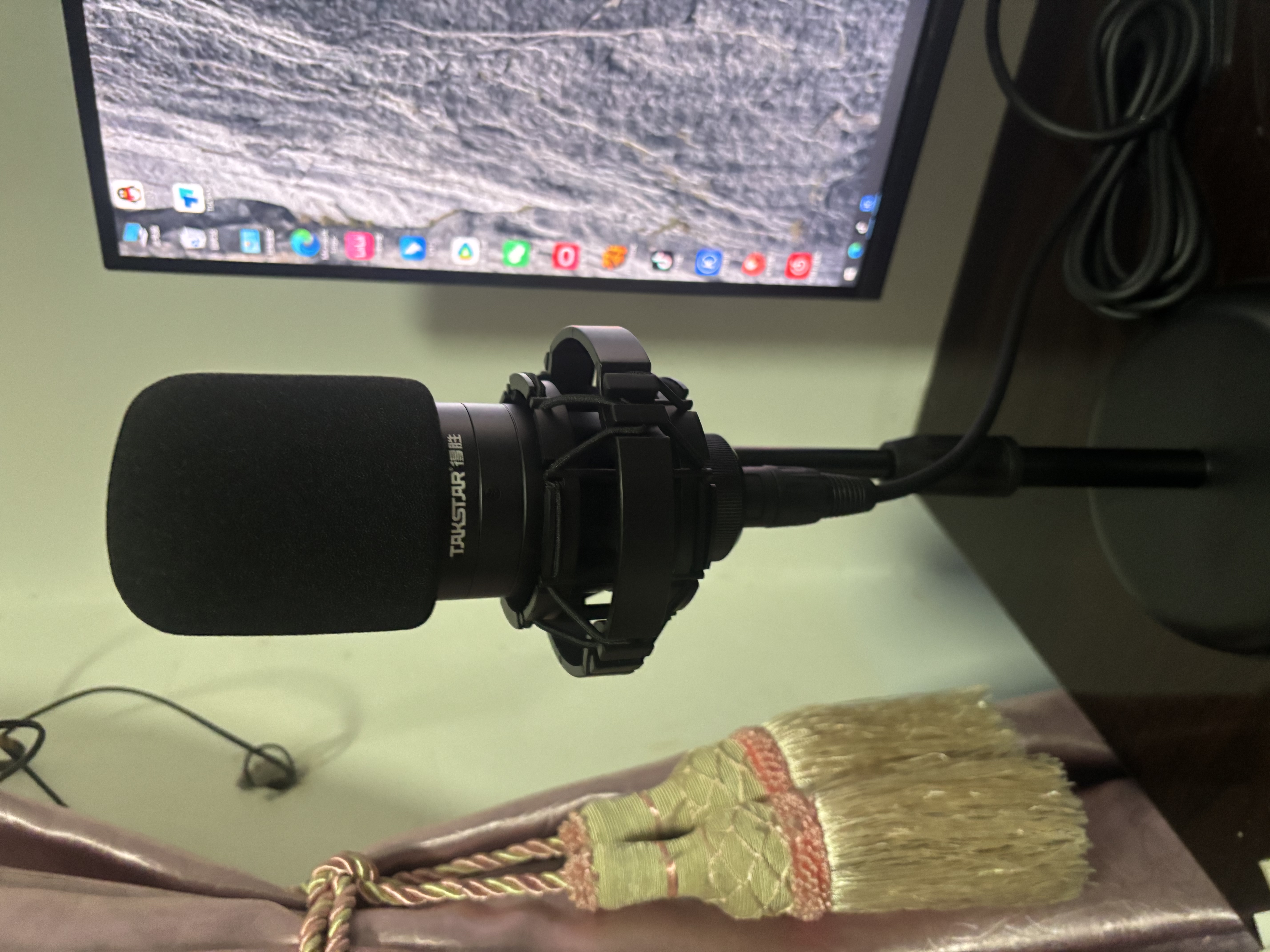 MIDIPLUS Routist R2 GEN II声卡迷笛外置电脑手机OTG直播设备全套唱歌录音抖音AI跟唱语音厅陪玩专用 【语音厅推荐】迷笛R2+得胜K220 实拍图