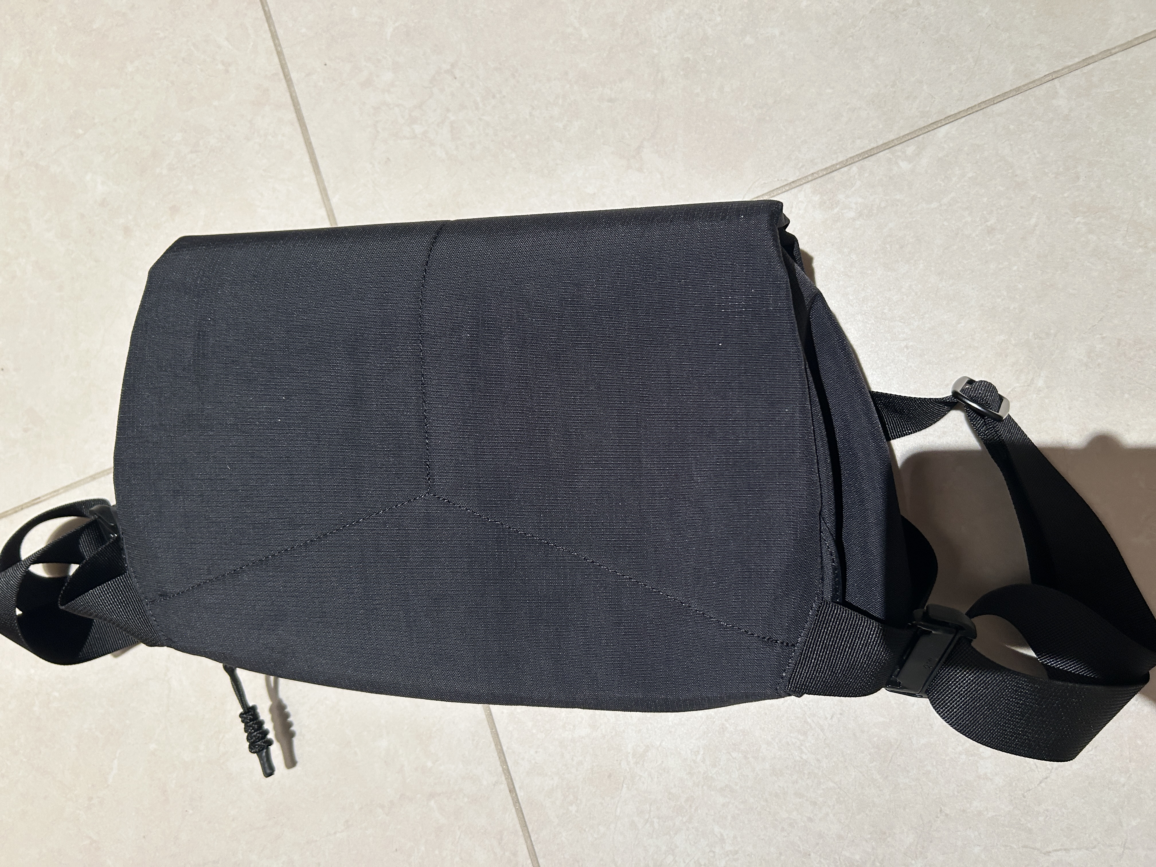 Bellroy澳洲 Venture Sling 9L 户外机能运动骑行胸包斜挎包腰包 墨黑色【热销】 实拍图