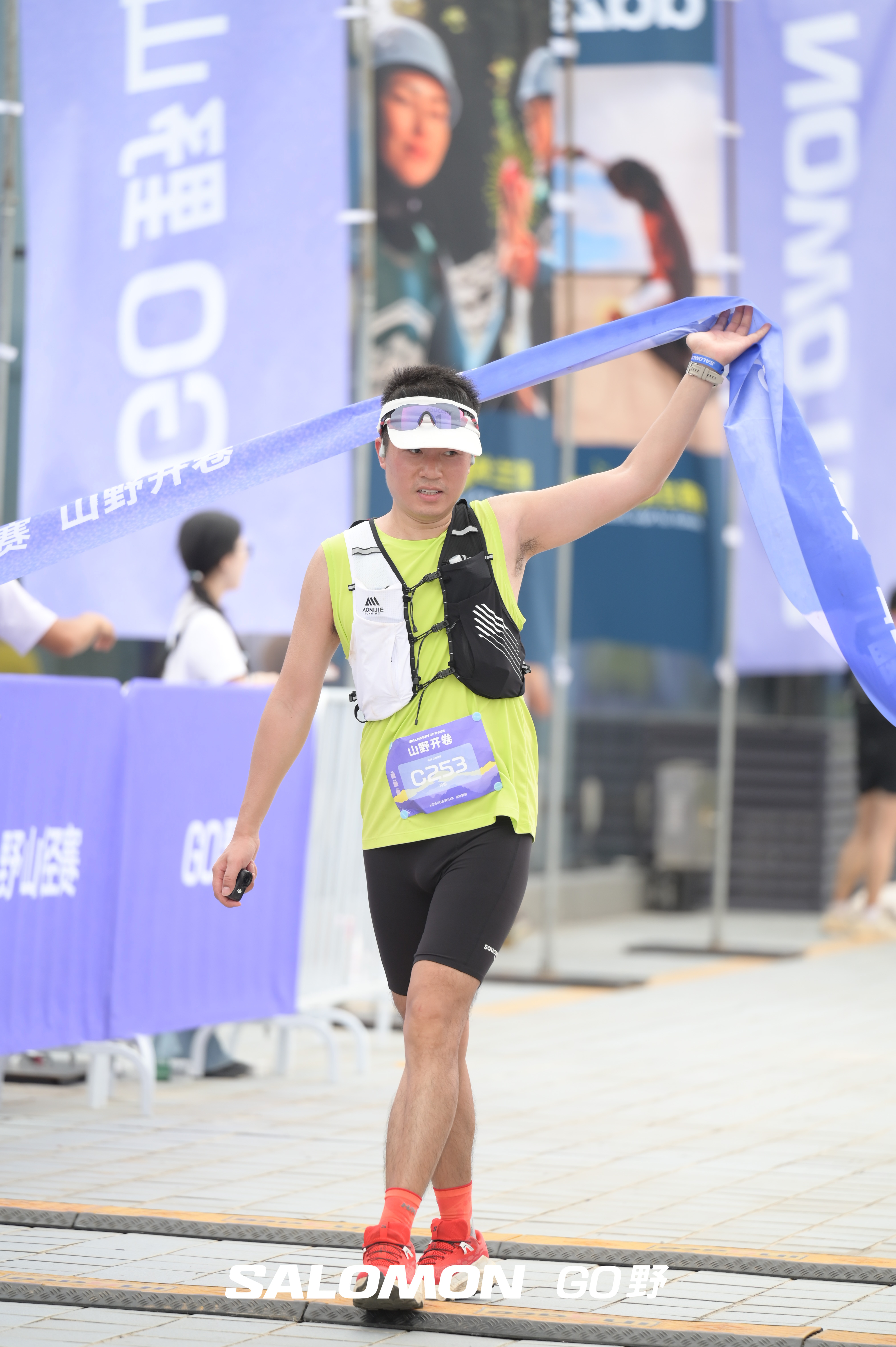 奥尼捷（AONIJIE）越野背包男女跑步背包徒步登山水袋包透气轻便马拉松 实拍图