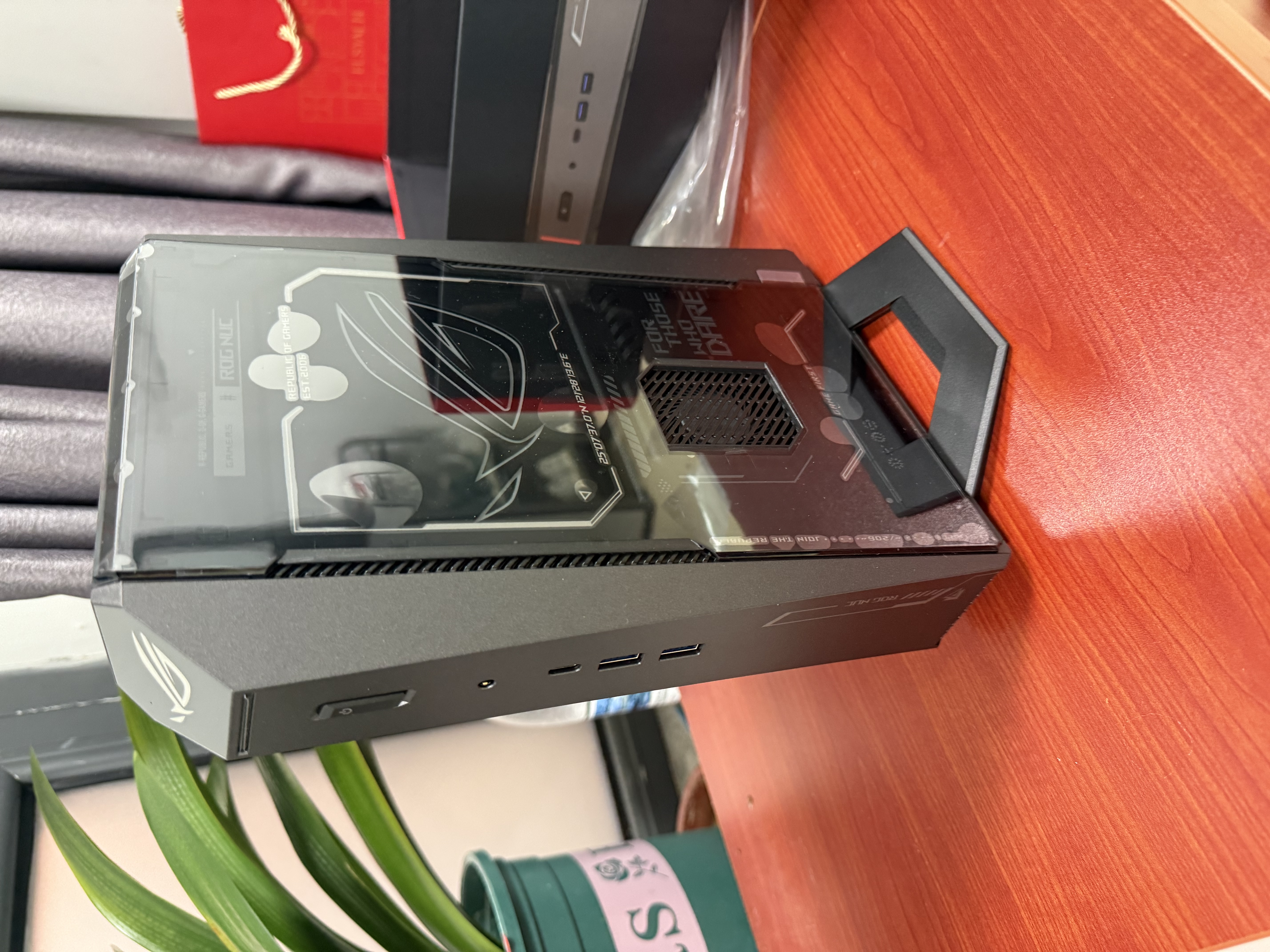 ROG NUC 2025 电竞游戏mini迷你主机独显高性能AI台式电脑(Ultra 9-275HX 32G 2TB RTX5070TI) 实拍图