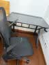 甄严选电脑桌台式电竞桌椅套装组合桌子办公家用桌学习桌书房书桌写字桌 【二段分板】黑碳纤维面100*75CM 实拍图
