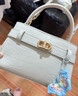 CHARLES&KEITH鳄鱼纹凯莉包手提斜挎婚包包女包生日礼物送女友CK2-50270880-1 Ivory象牙色 S 实拍图