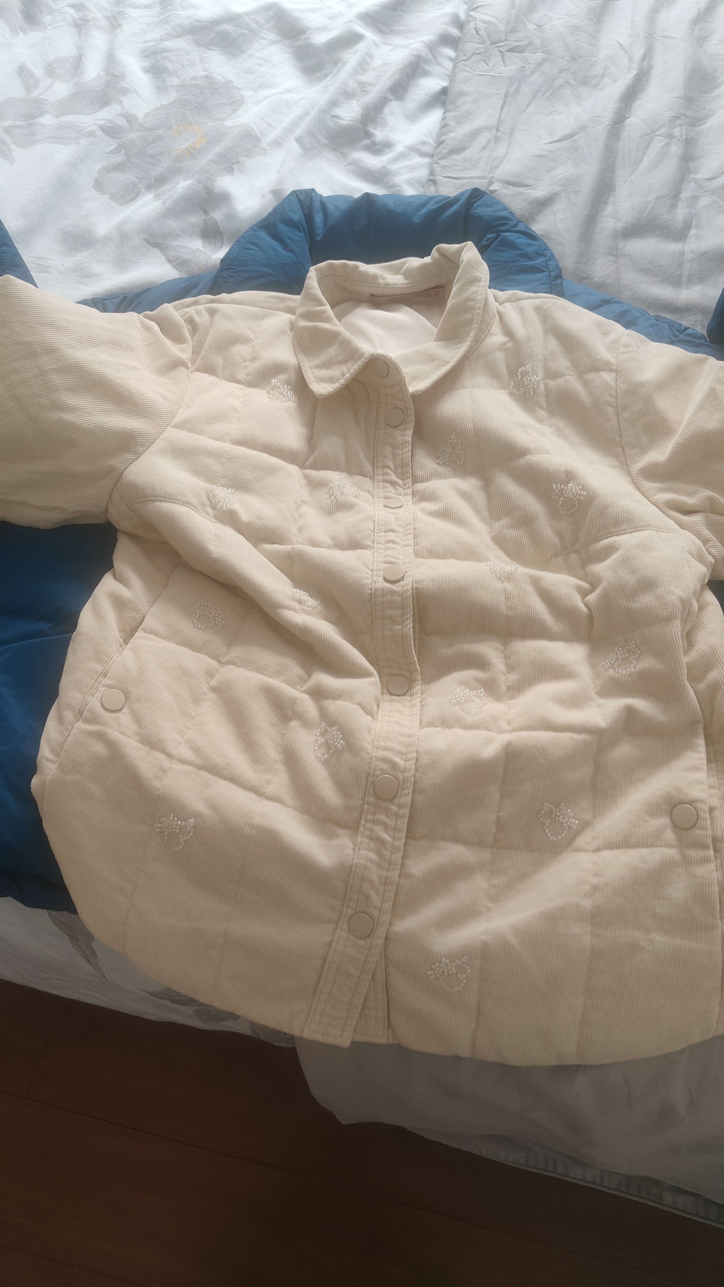 【丰巢洗护】洗衣洗鞋 任洗5件 干洗服务 洗羽绒服/棉服/毛呢/运动鞋  洗衣服上门取件 顺丰上门取 衣鞋*任洗5件 点击去定制选择上门时间 实拍图