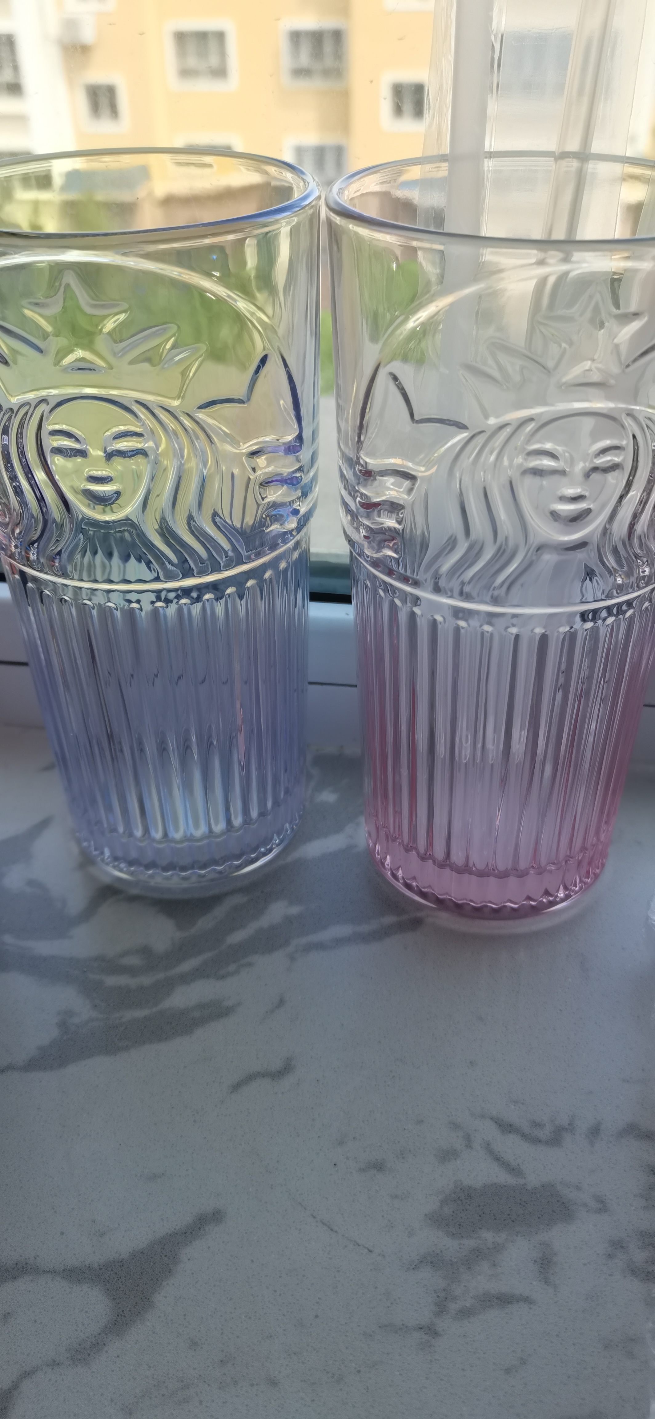 星巴克（Starbucks）杯子玻璃杯 高颜值玻璃吸管杯 大容量桌面咖啡水杯男女士送礼礼物 幻彩女神款玻璃吸管杯550ml 实拍图