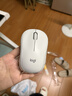 罗技（Logitech）M221 轻音鼠标 无线鼠标 办公鼠标 对称鼠标 带无线微型接收器 米白色 实拍图