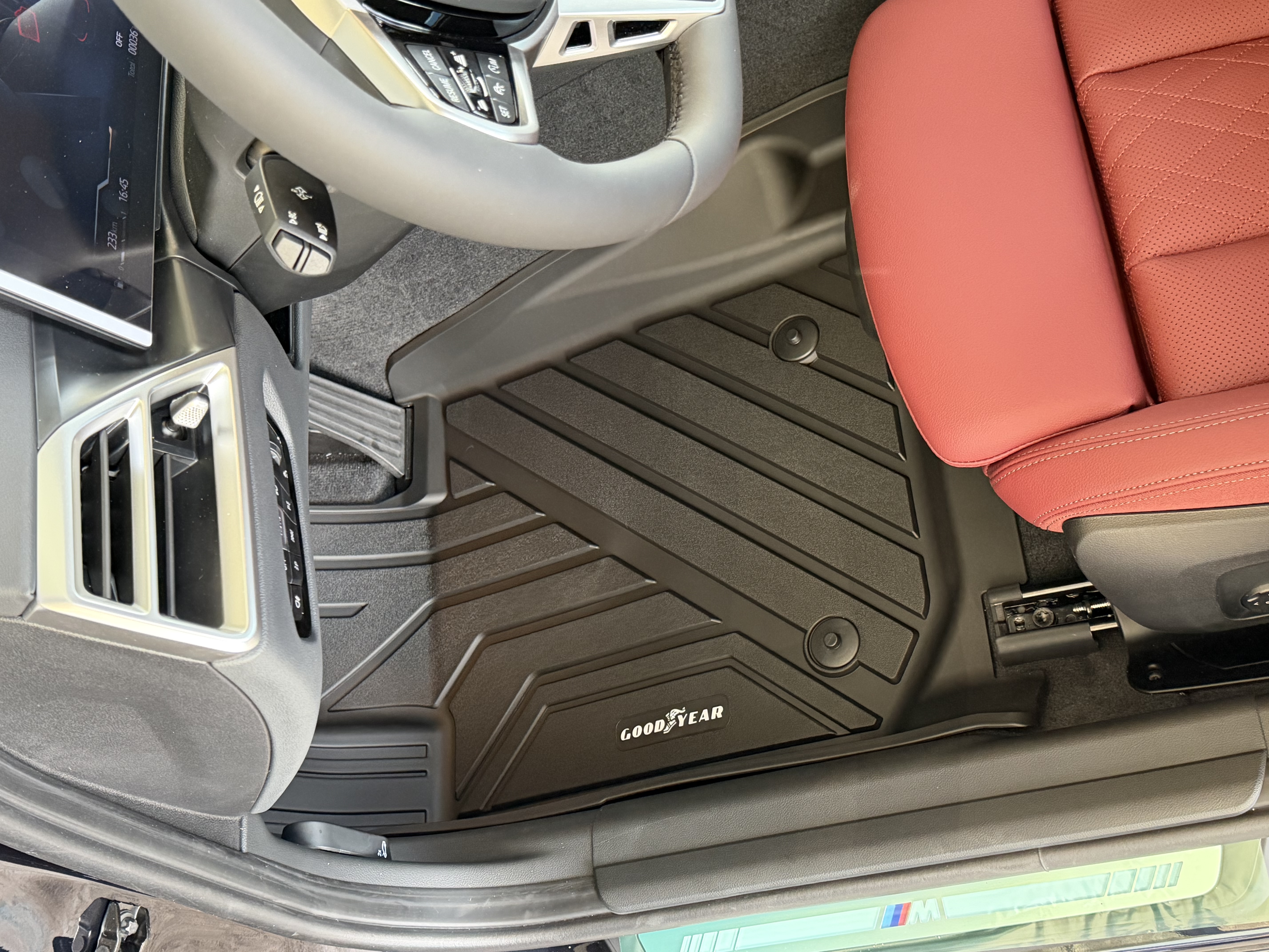 固特异（Goodyear）汽车脚垫适用于宝马3系5系/X1X3L/X4X5L/iX3/i3i5车垫装饰配件 3系长轴 20-26款 TPE脚垫+黛尼斯 晒单实拍图