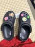 CROCS卡骆驰檀健次同款复古小鲸鱼洞洞鞋女鞋花园鞋|206302 黑色-001(含智必星) 尺码偏小，选大一码 36 /37(230mm) 实拍图