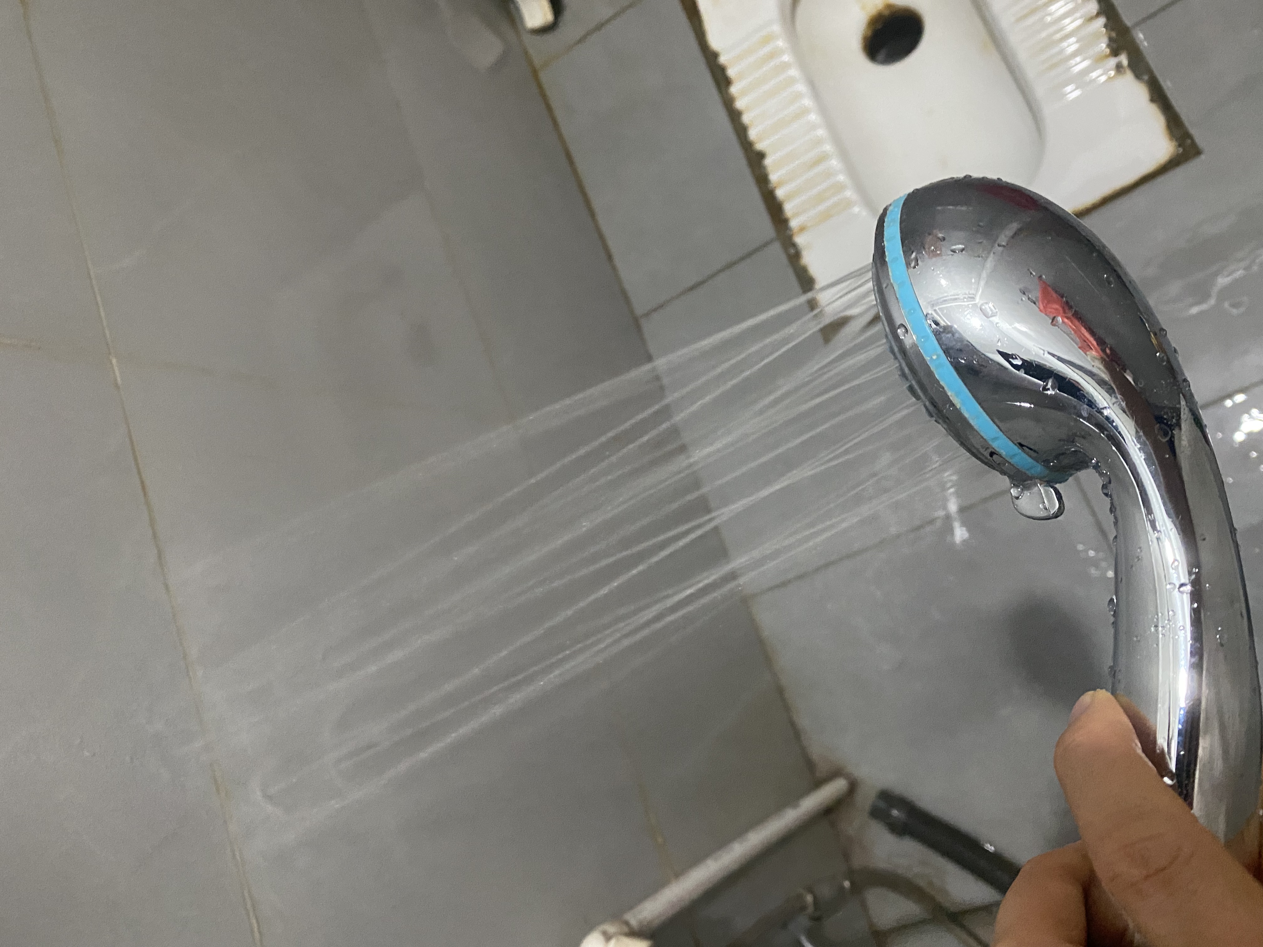 新飞家用电热水器【免费上门安装】出水断电一级能效出租房洗澡40升/50/60/80圆桶2200w遥控款速热节能 50升高配+出水断电+指导安装 实拍图