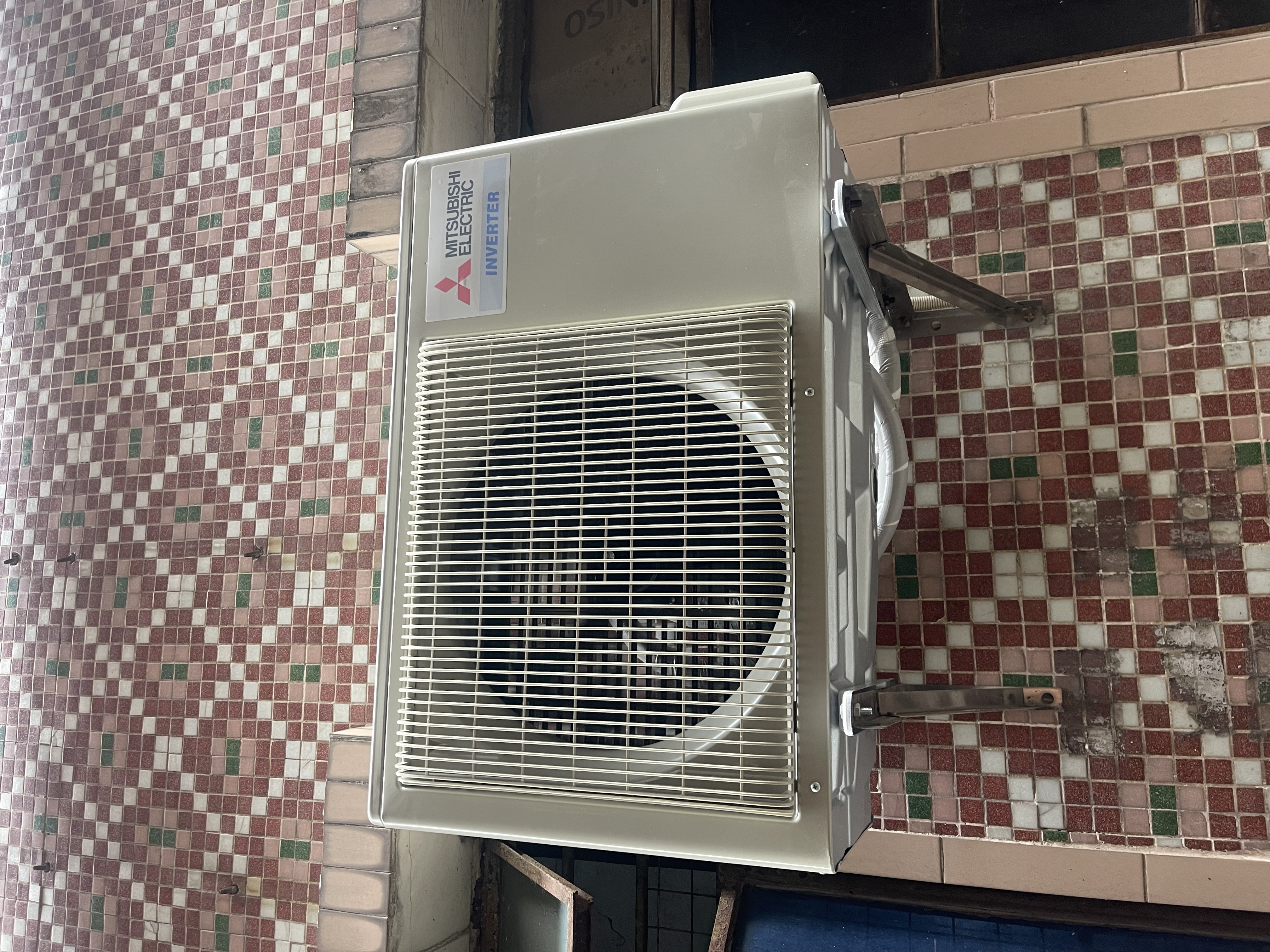 三菱电机空调  EZB系列1.5匹  13-20㎡适用 以旧换新 变频冷暖 外机单排 内部清洁功能 MSZ-EZB12VA 实拍图