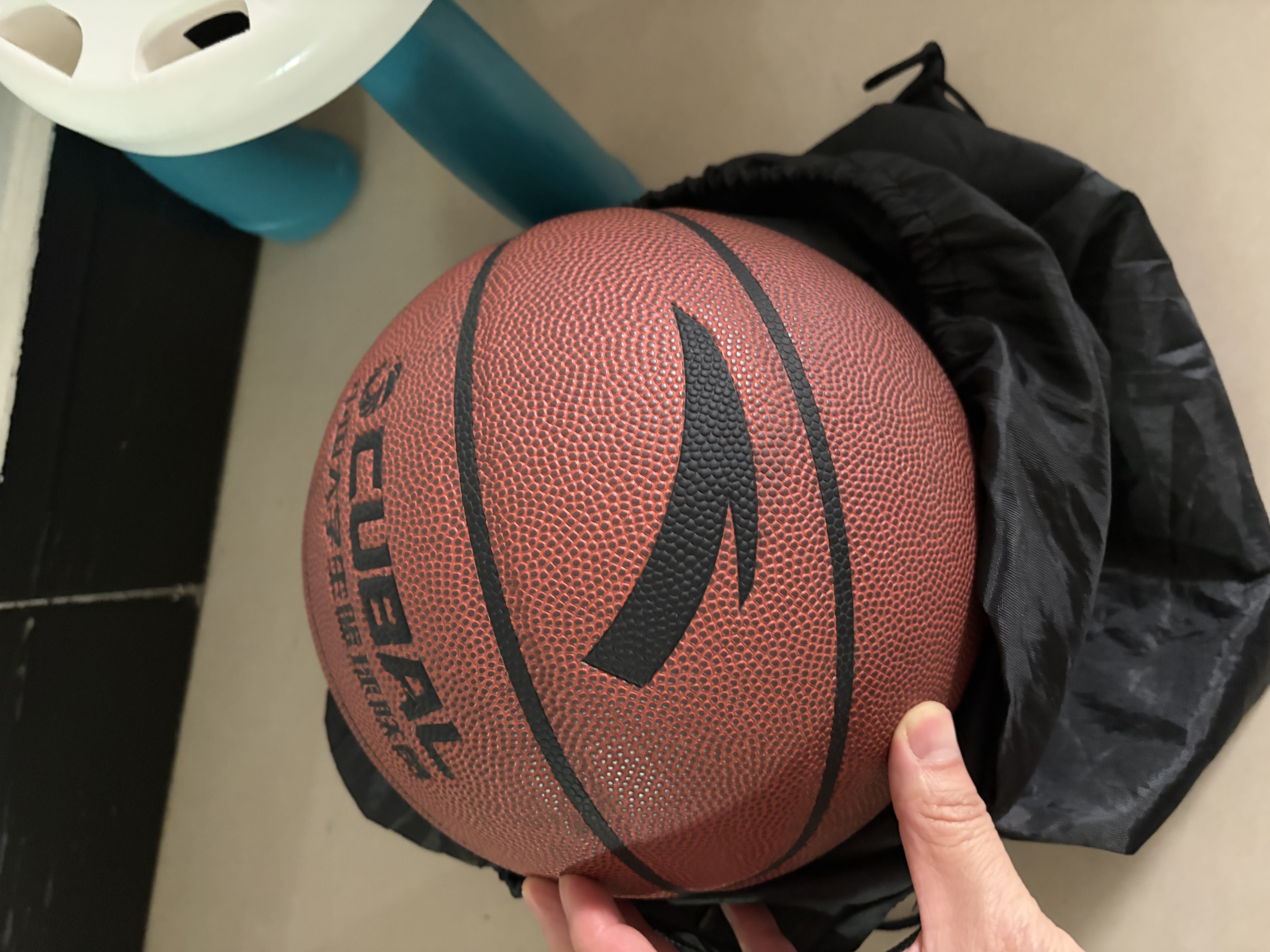 安踏（ANTA）篮球5号CUBAL室内外比赛防滑耐磨五号篮球青少年儿童幼儿礼物蓝球 实拍图