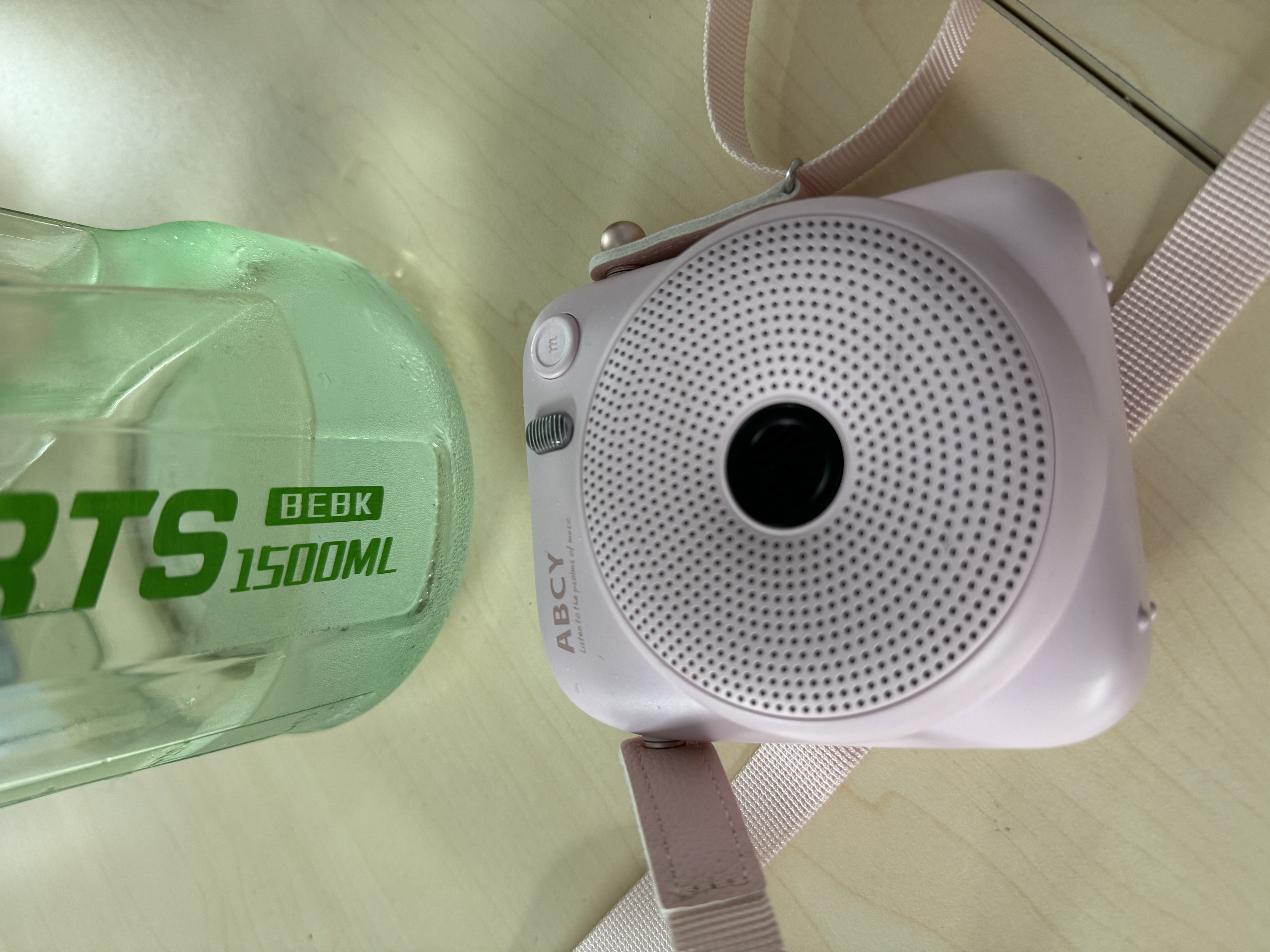 ABCY正品旗舰无线领夹防啸叫小蜜蜂扩音器教师专用长续航蓝牙音箱麦克风上课导游户外便携好物播放喇叭 M1樱花粉【磁吸领夹】| 无线扩音器 ABCY正品保障 实拍图