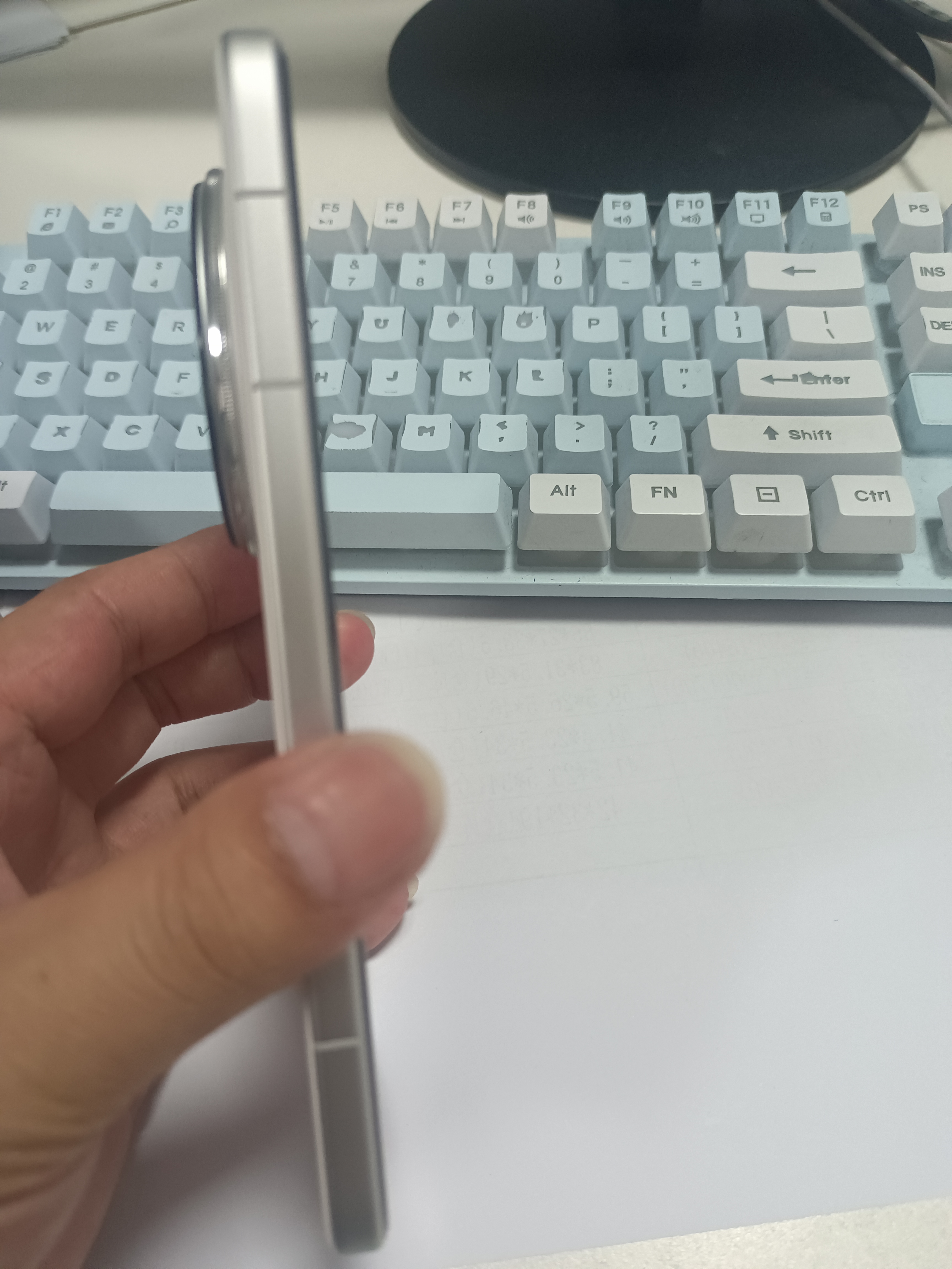 荣耀Magic8 Pro 第五代骁龙8至尊版 2亿超夜神长焦智能手机 AI 5G智能 旗舰店 雪域白 16G+512GB 实拍图