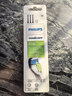飞利浦（PHILIPS）电动牙刷头W2亮白型官方原装欧洲进口适配钻石1/3/3pro/CI/导航刷系列刷柄  3支装HX6063/96 黑 实拍图