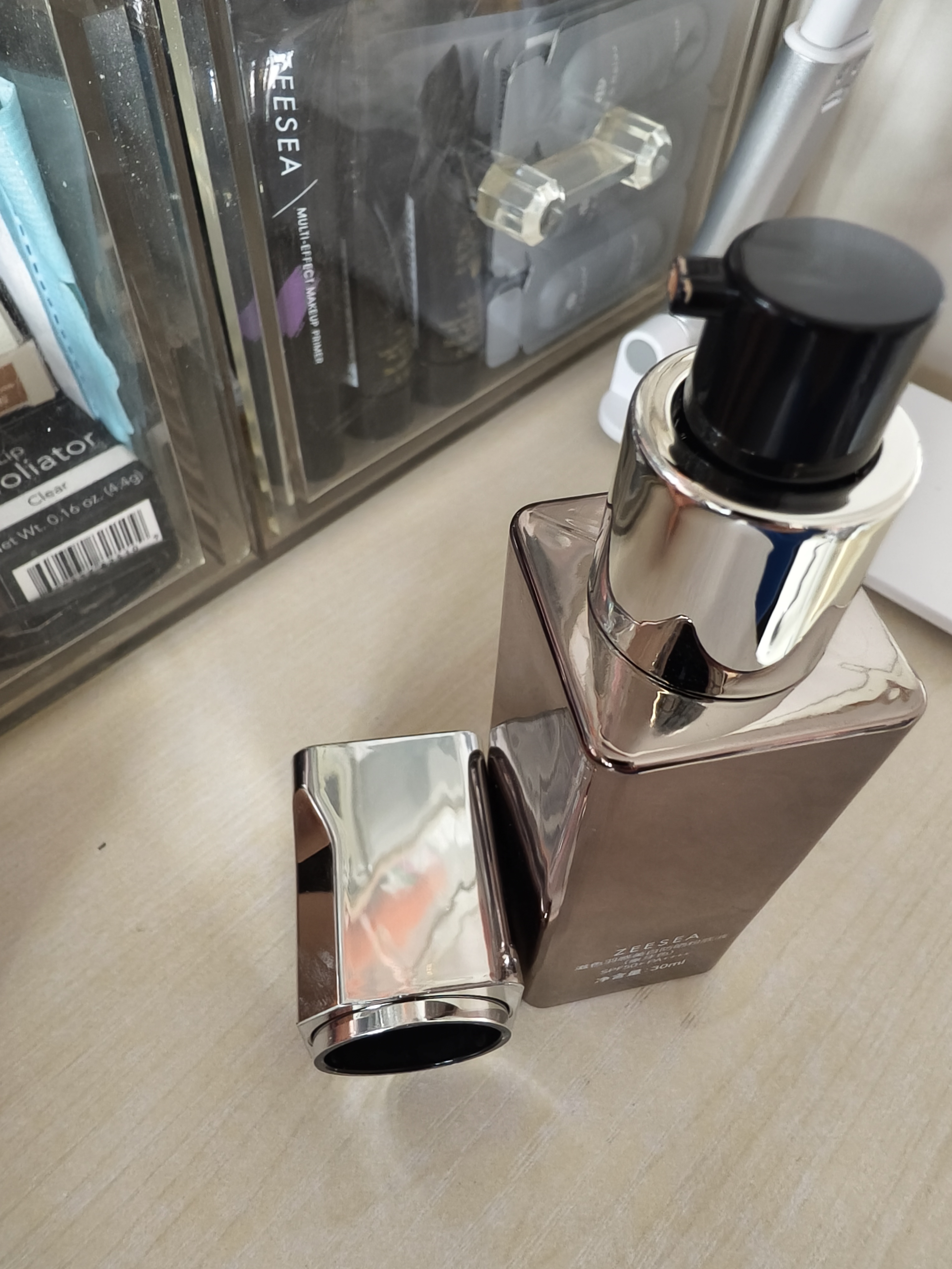 ZEESEA滋色羽感美白防晒粉底液SPF50+ PA++++（象牙色） 实拍图