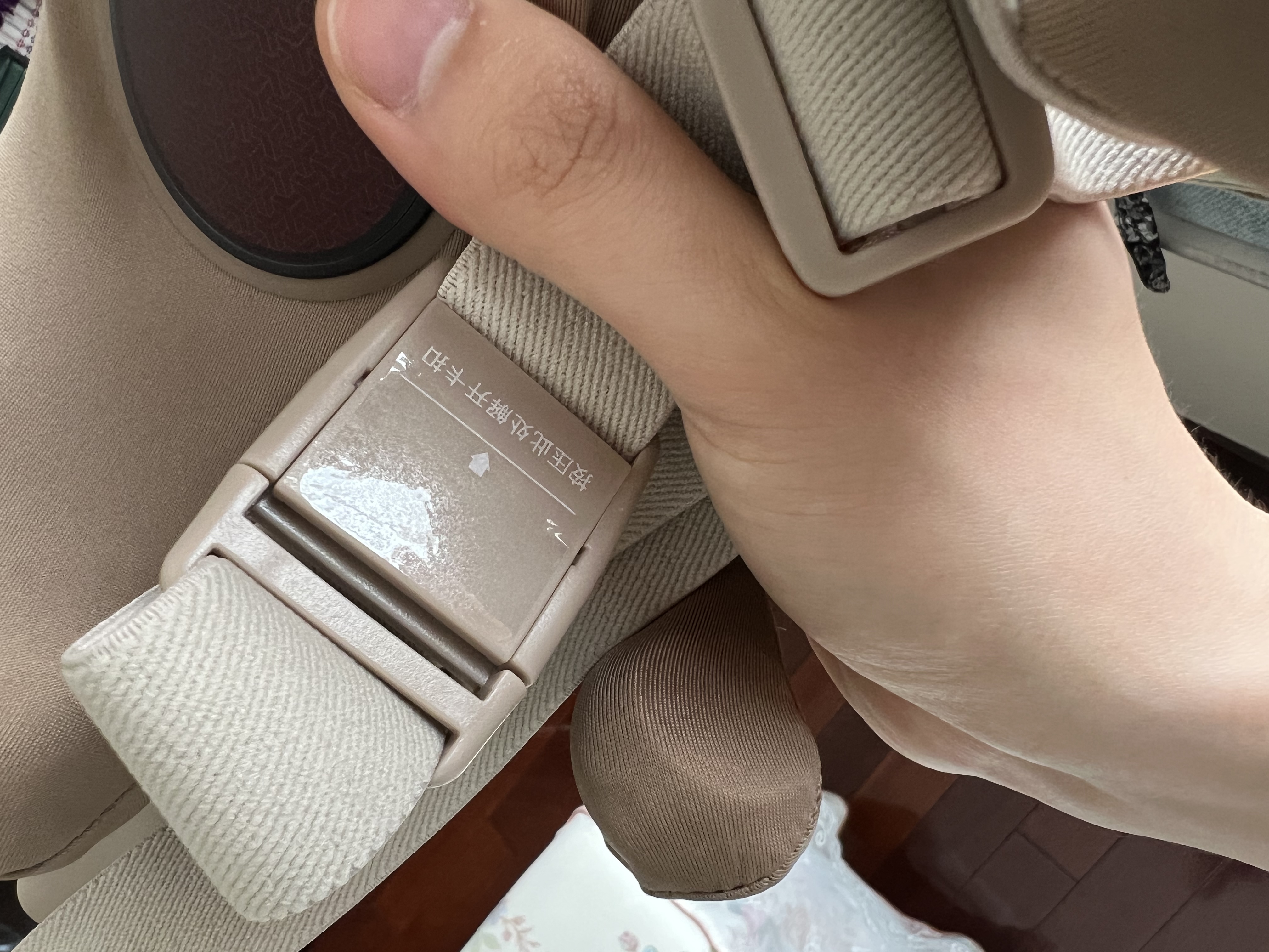 妙界R3至尊升级版颈椎按摩器肩颈按摩仪热敷按摩披肩斜方肌肩颈腰背按摩实用送父母生日礼物男女 金 实拍图
