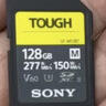 索尼（SONY）128GB SD存储卡 SF-M128T/T1 M系列TOUGH三防规格 U3 V60读速高达277MB/s UHS-II 相机内存卡 实拍图