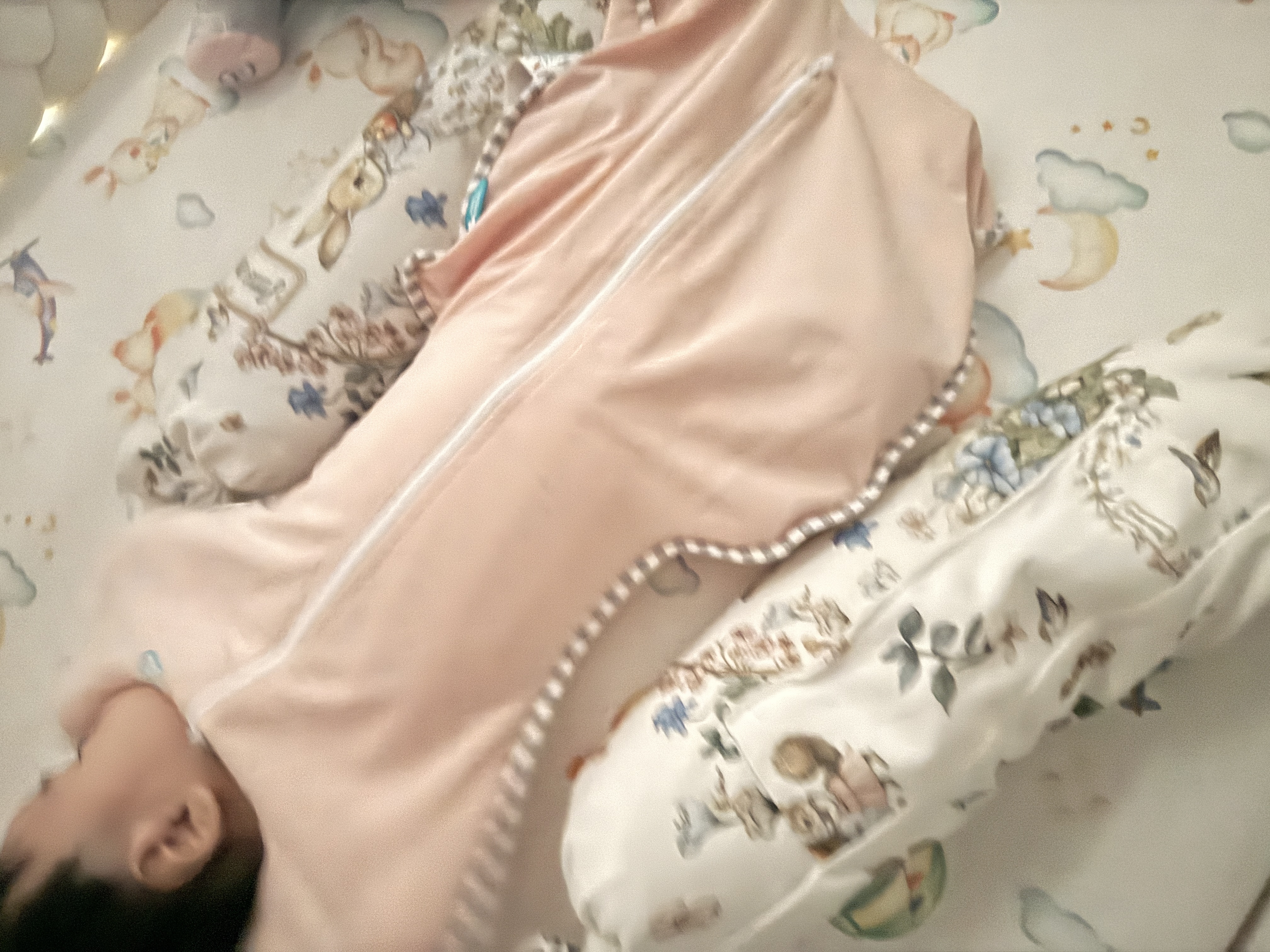 LOVE TO dream婴儿睡袋新生儿防惊跳睡袋防踢被四季通用投降式宝宝睡袋秋冬加厚 【弹力棉20°C-24°C】粉色（四季通用）1.0TOG M码：8-15斤（约3-6个月） 实拍图
