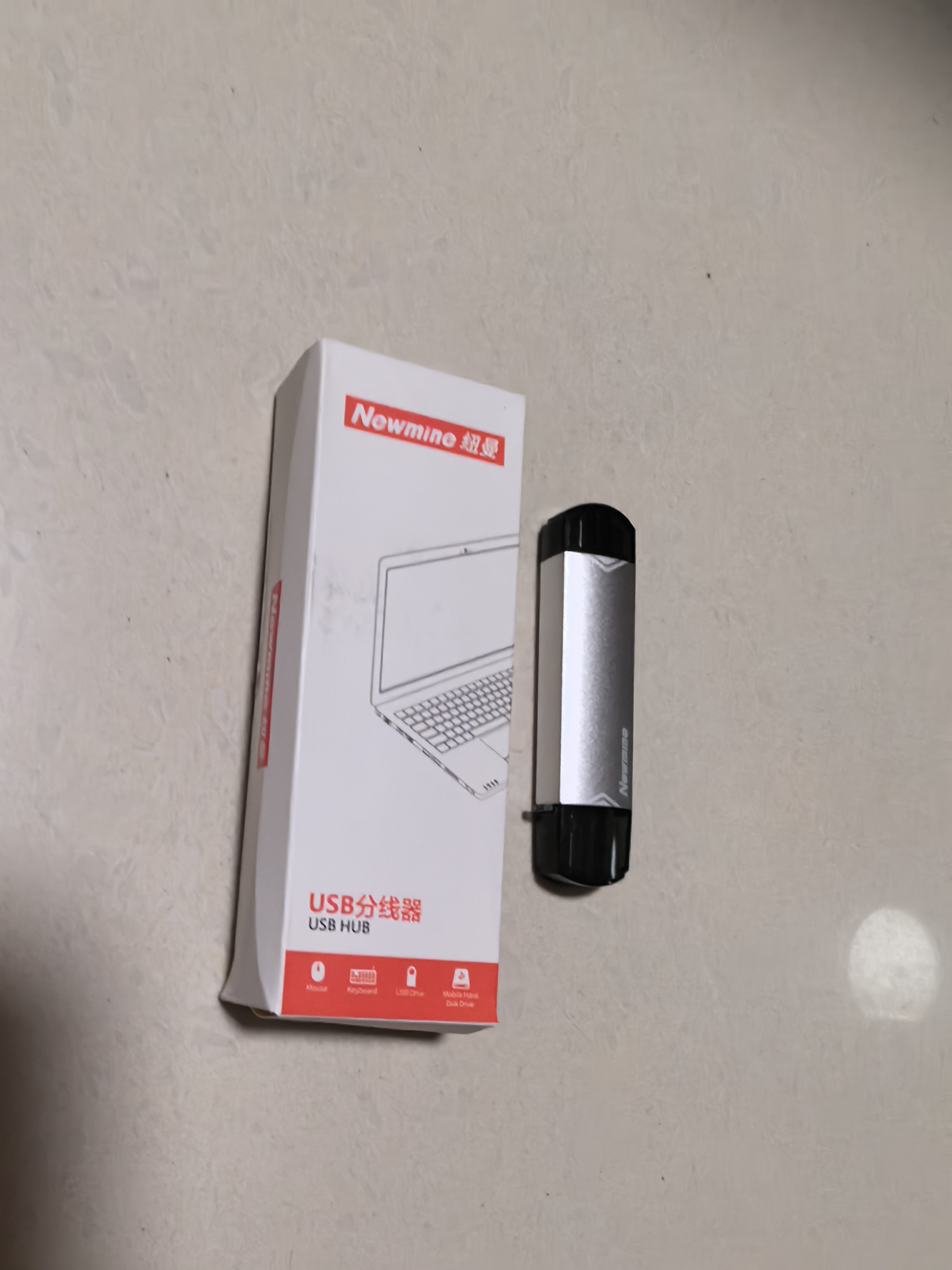 纽曼 DK603多功能扩展坞6合一高速读卡器支持SD/TF行车记录仪存储内存卡USB转接分接器银色 实拍图