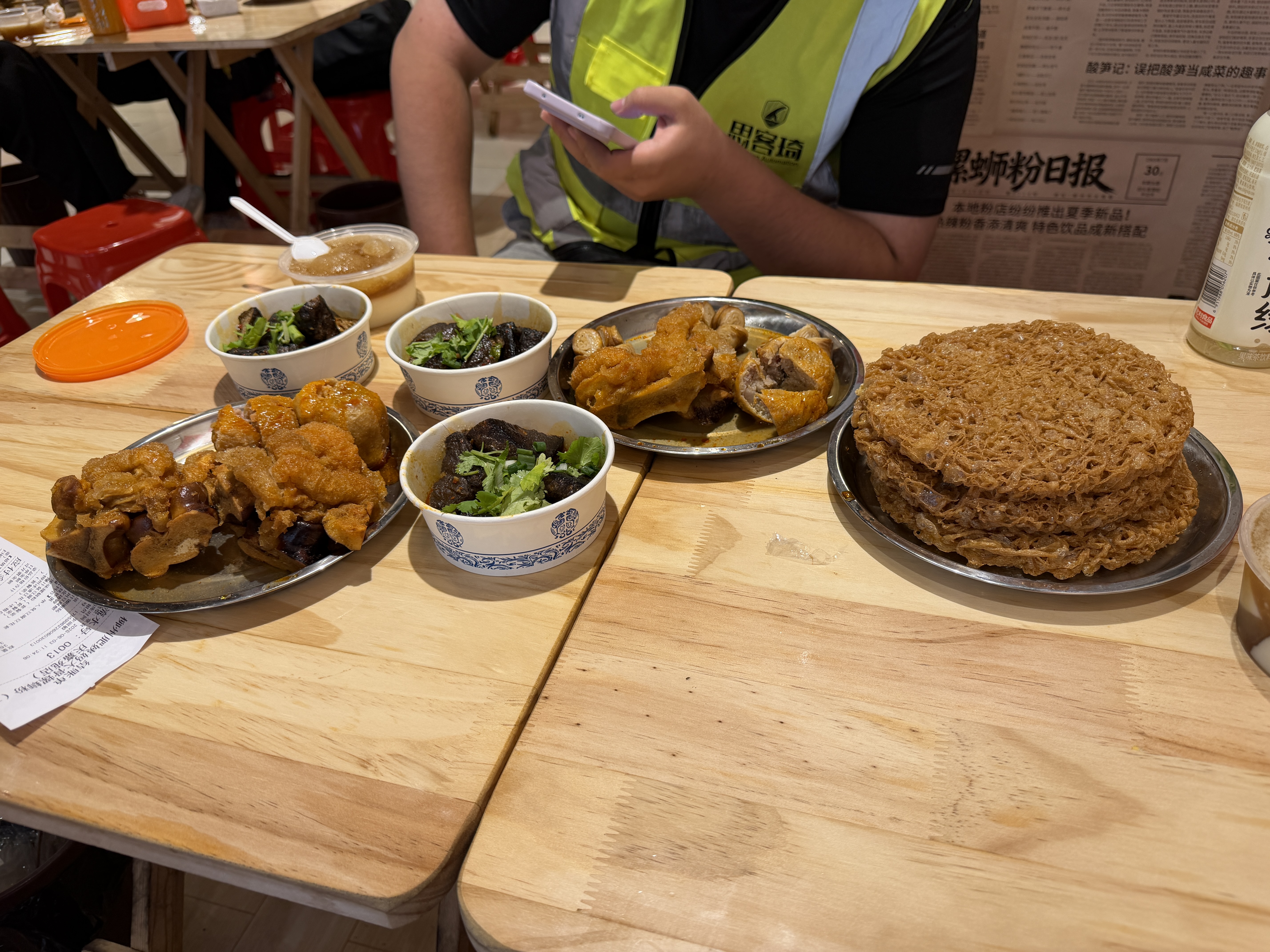 磁弹泡茶杯茶水分离磁吸塑料水杯大容量运动水壶办公杯子学生车载 750ml商务黑【赠杯套+杯刷】 实拍图