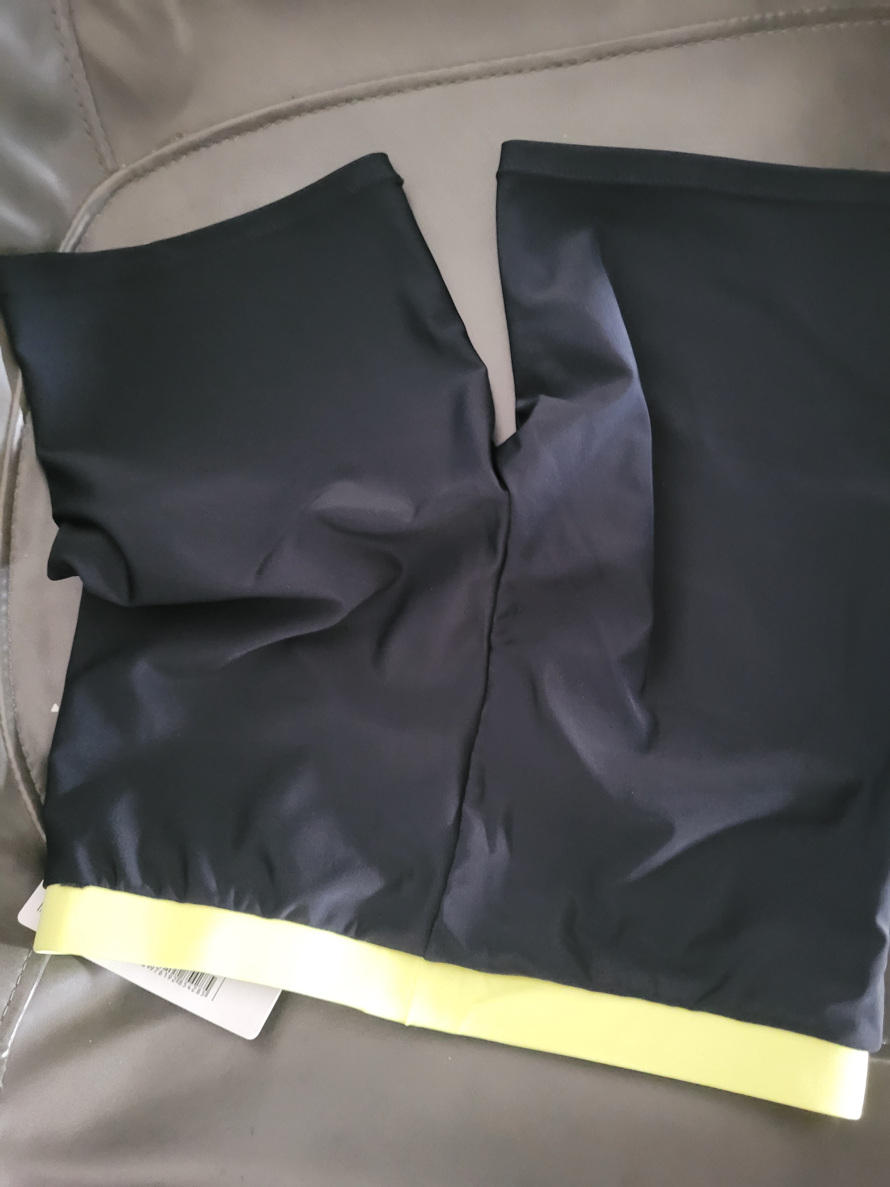 特步（XTEP）儿童泳衣男童印花平角泳裤男孩舒适夏季运动游泳裤  正黑色  140 实拍图