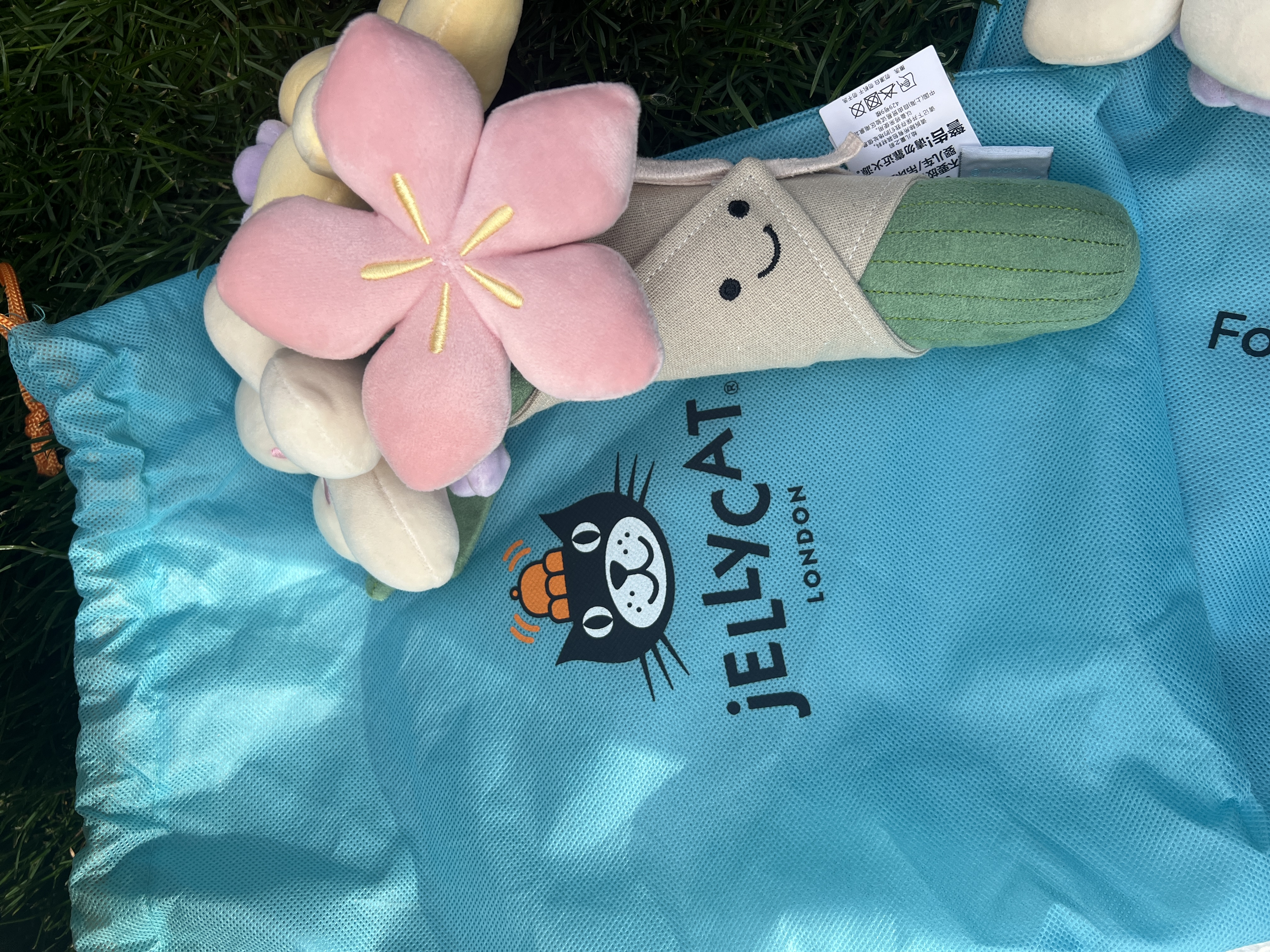 马桶消毒喷雾厕所除臭鞋子除臭剂衣物鞋柜室内卫生间除异味喷剂 【温和不刺激】柑橘香280ml*2瓶+铃兰香280ml*2瓶 实拍图