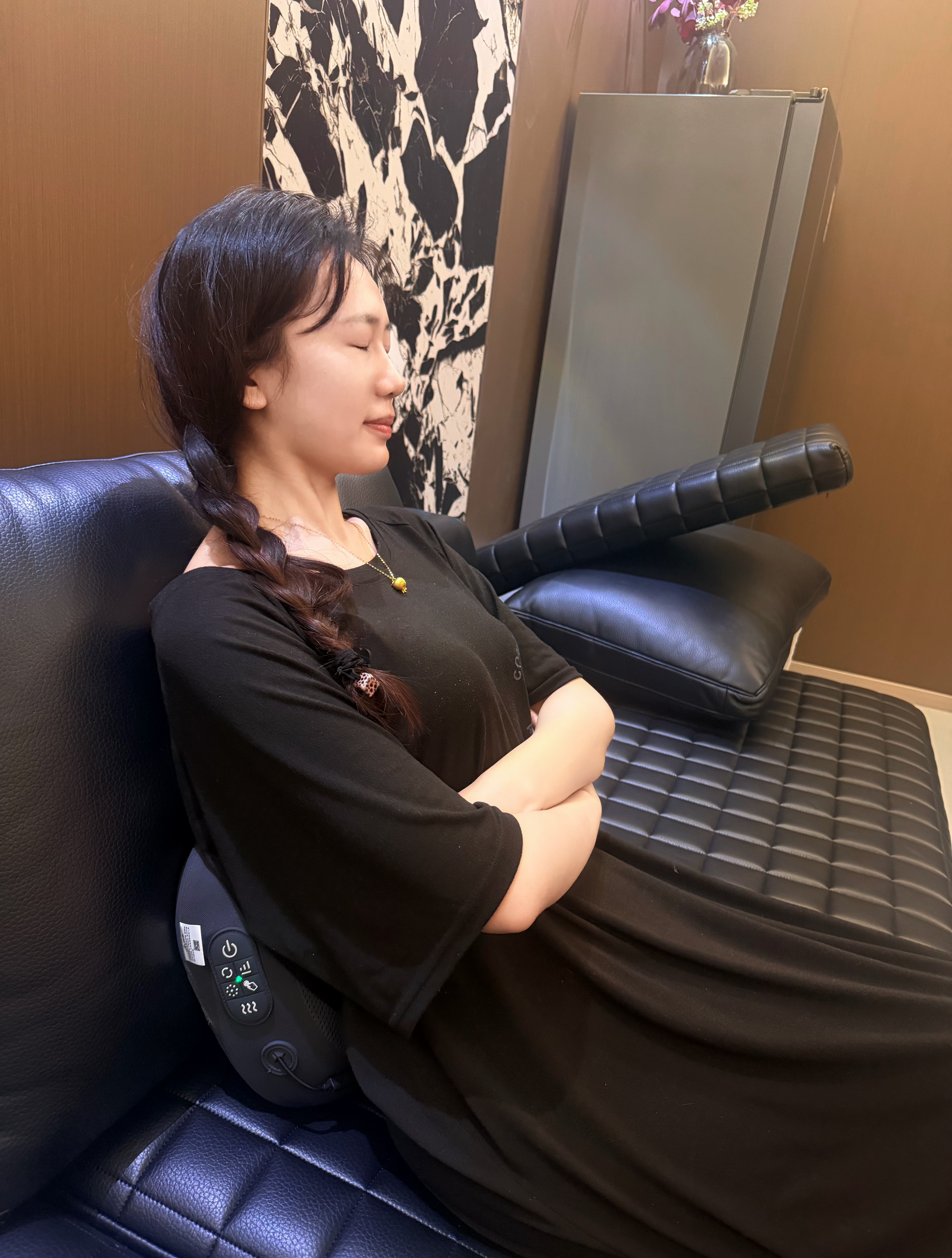 康佳（KONKA）腰部按摩仪器肩颈腰背部腰肌劳损女性颈腰椎护腰靠垫揉捏热敷办公护腰靠实用生日礼物送男女友爸妈 实拍图