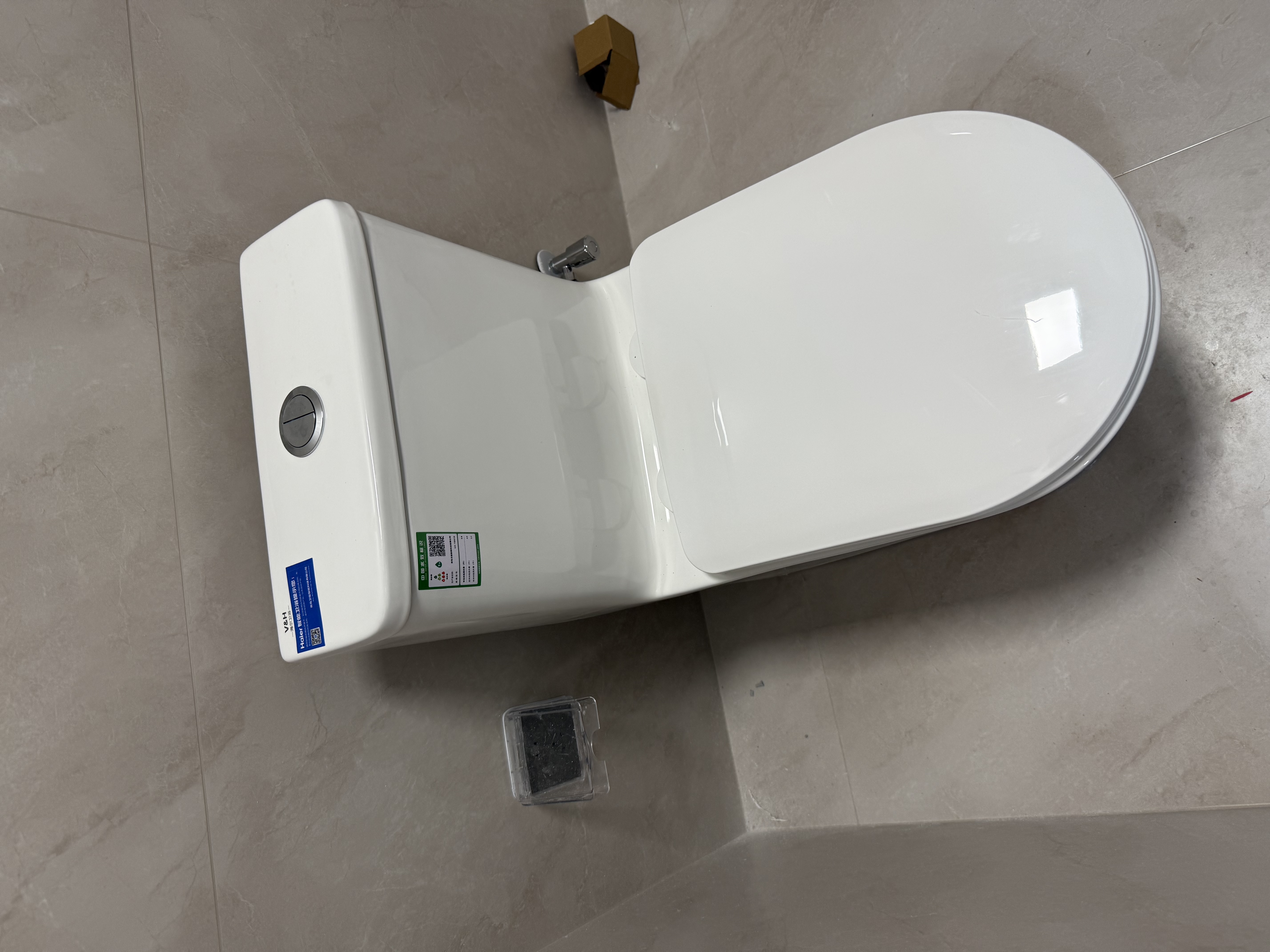 海尔（Haier）卫玺马桶家用一级水效大冲力虹吸式卫生间防臭节水大座圈坐便器 【一级水效+无棱内壁+双漩冲水】TD01 300/400 坑距下单备注 实拍图
