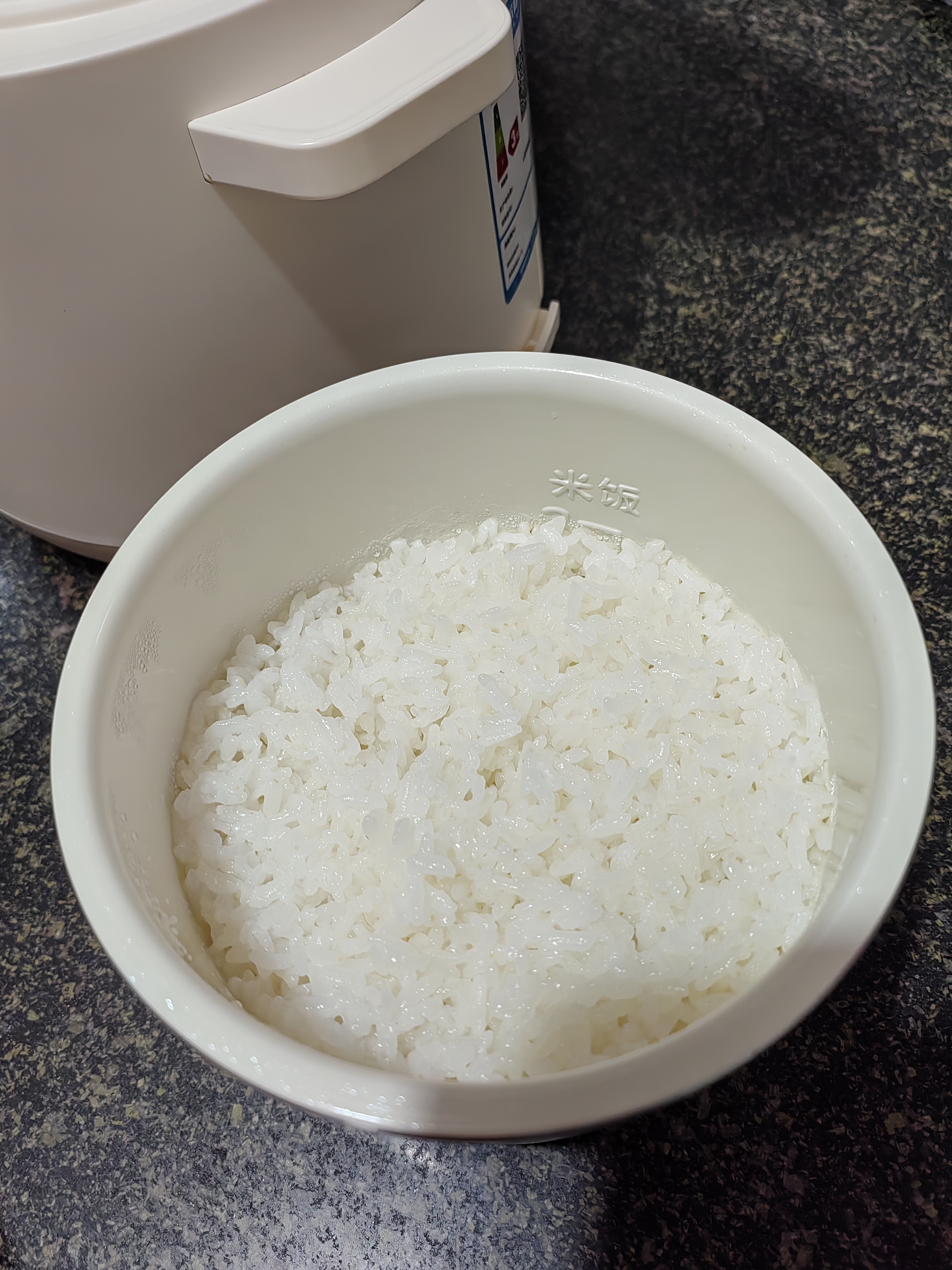小熊（Bear）2025新款 电饭煲电饭锅1-2人家用多功能煮饭锅 迷你宿舍柴火饭小型电饭煲 升级陶瓷油内胆1.2L 升级抗菌内胆 1.2L DFB-S12C2 实拍图