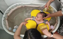 iuu婴儿游泳桶 可折叠泡澡桶浴桶 儿童浴盆洗澡桶 新生儿游泳家用 【免安装/秒开合】超大号+收纳袋+大礼包 材质：母婴级材质，7层加厚保温款 实拍图