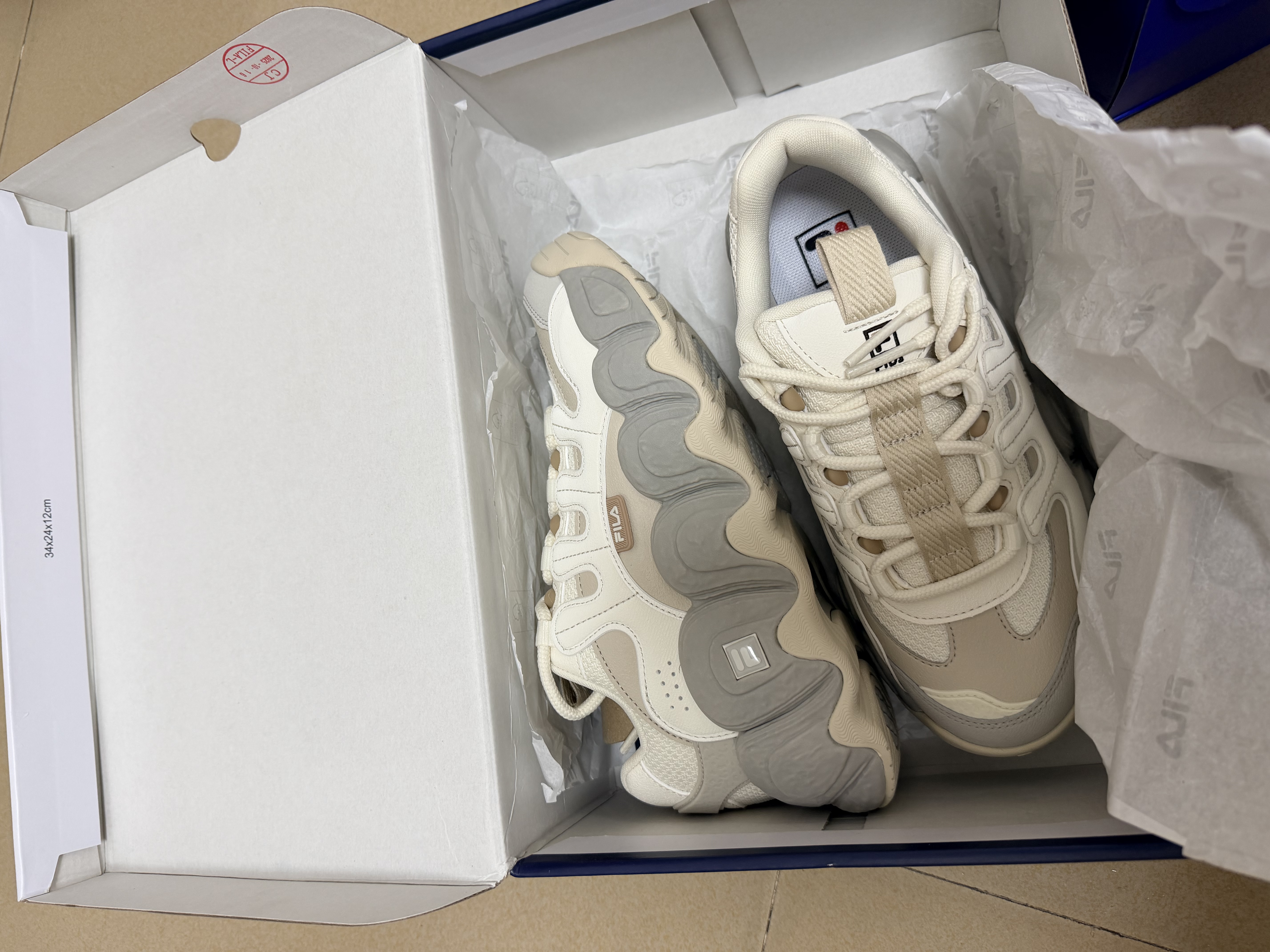 斐乐 斐乐可颂鞋复古运动鞋女冬休闲鞋老爹鞋 豆腐白/燕麦色-TO 37.5 (235mm) 实拍图