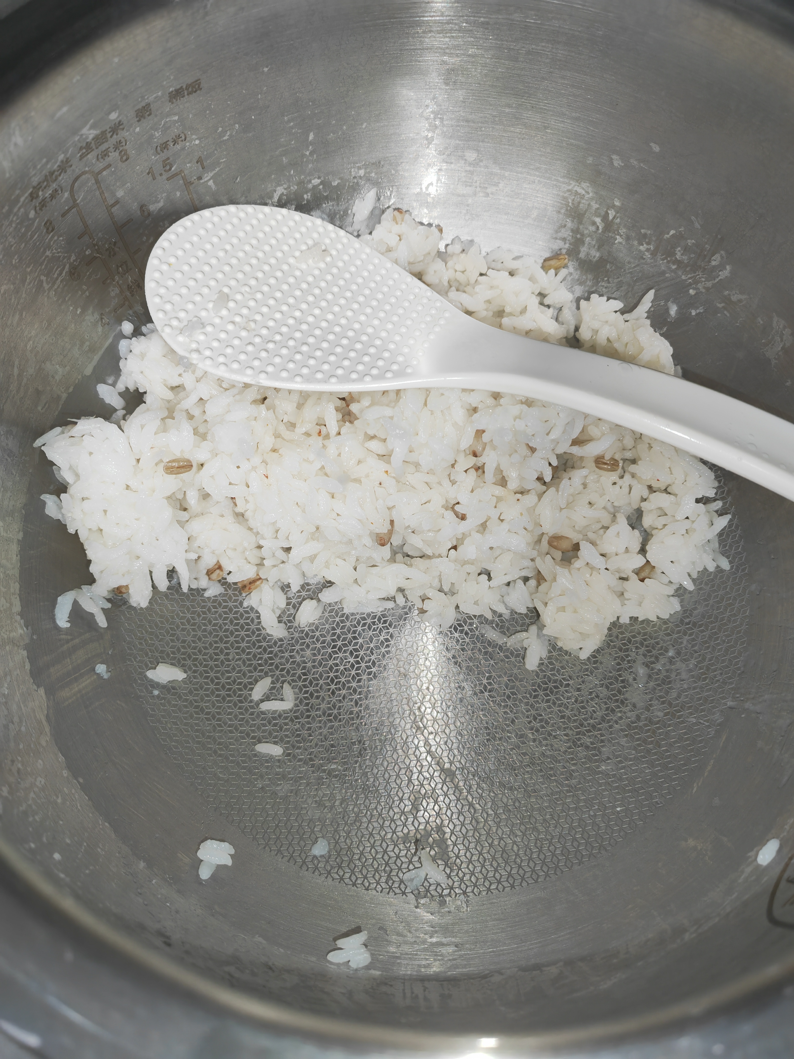 苏泊尔（SUPOR）远红外电饭煲 316L不锈钢有钛0涂层IH球釜电饭煲 4升家用5-8个人电饭锅 双热源立体加热 13大功能 金属机身【有钛0涂层球釜内胆】 4L 实拍图
