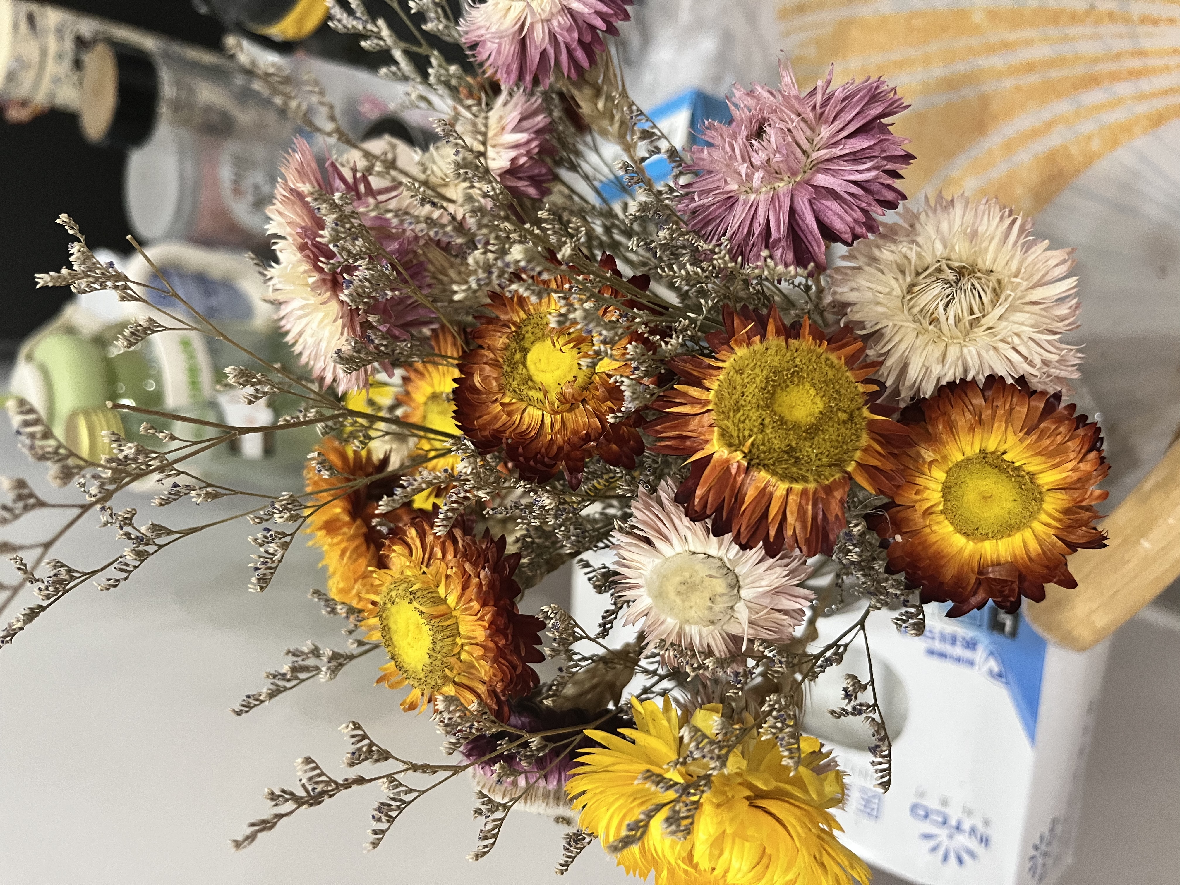 爱满干花 真花 云南麦杆菊花小雏菊天然风干花束摆设插花网红装饰摆件 麦秆菊彩色一束（40朵以上花头） 干树枝 实拍图