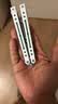 YY小刀yy钢鹦鹉螺 夜光款蝴蝶刀【桔梗balisong】不锈钢安全未开刃 白绿白刃【夜光款】 实拍图