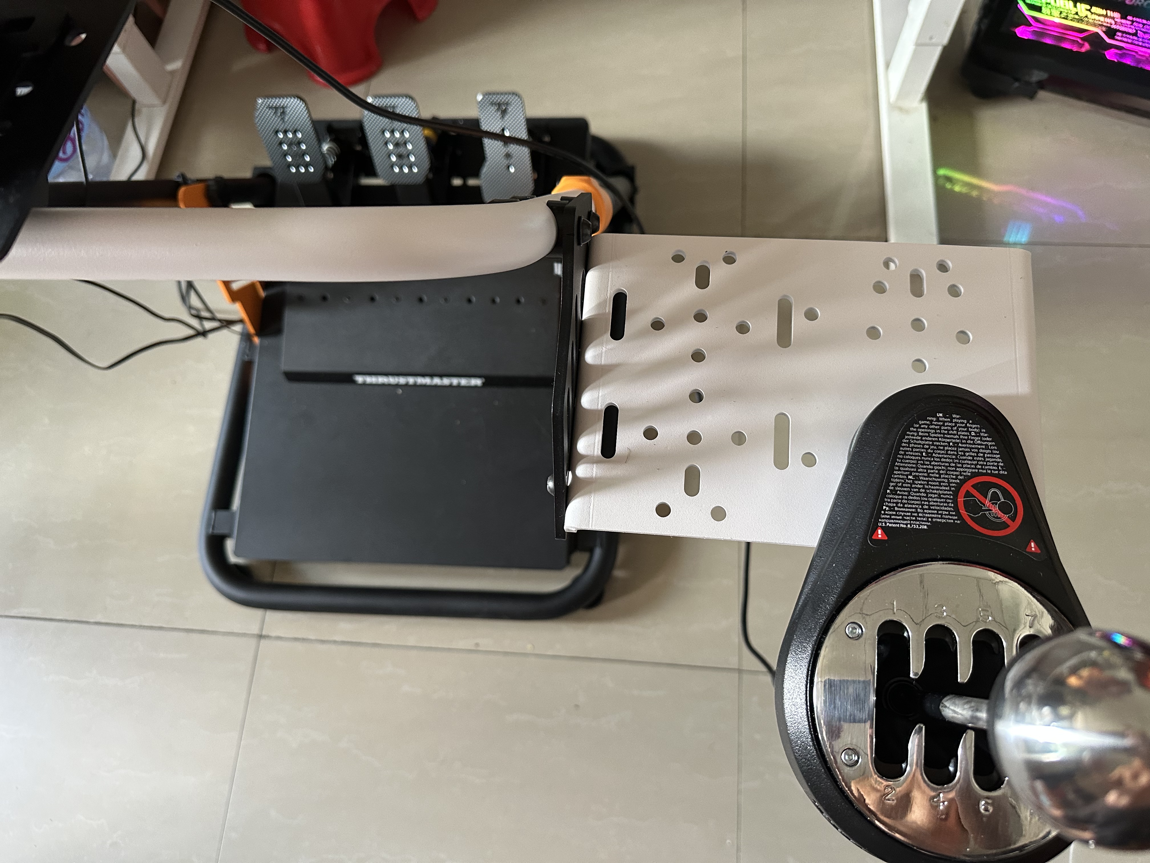 莱仕达 莱仕达A11赛车模拟器支架V99 V10PRO V12lite折叠游戏方向盘支架 欧卡2 地平线5 兼容多品牌设备 实拍图