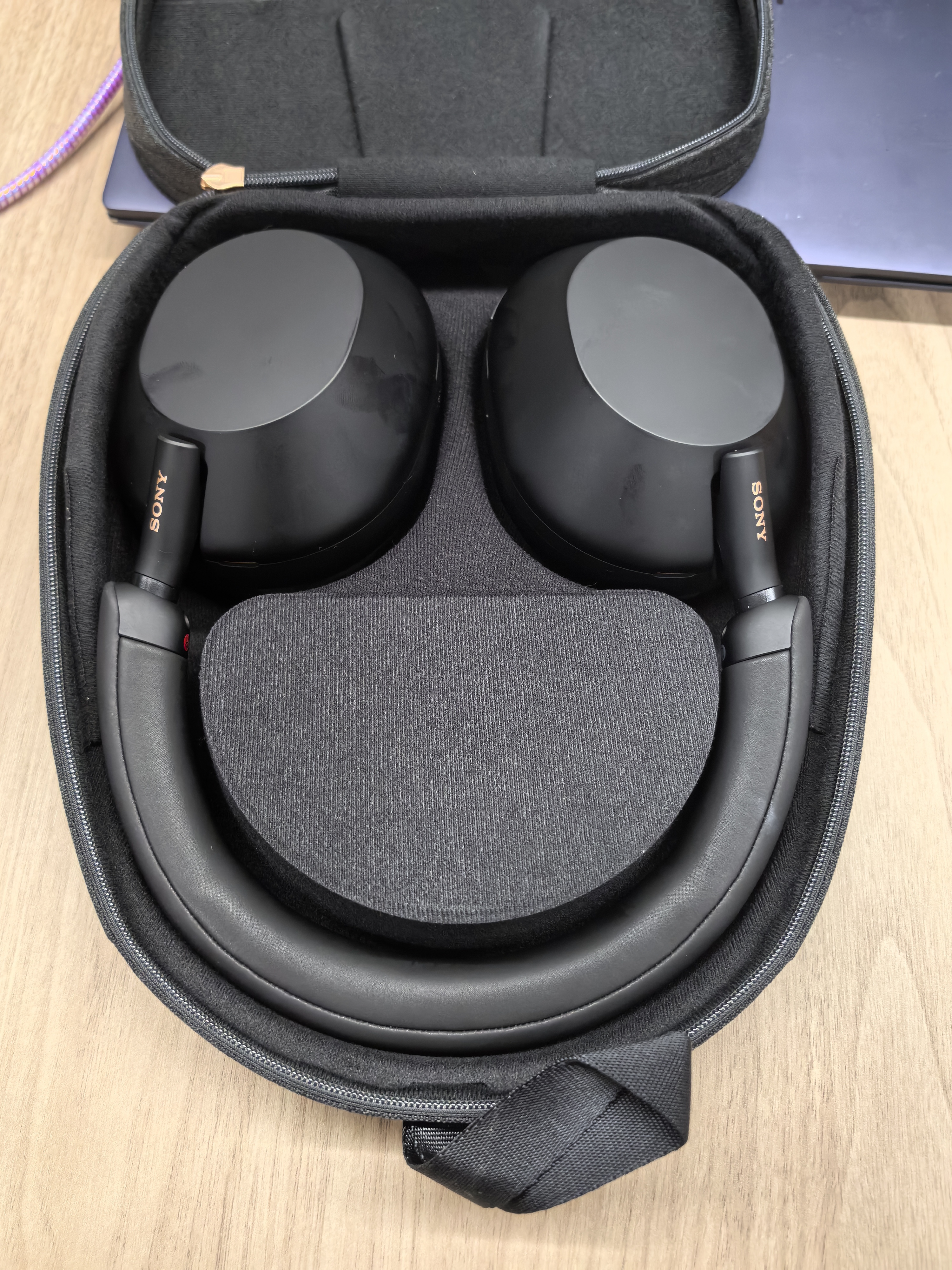 索尼（SONY）WH-1000XM5 头戴式无线耳机 蓝牙降噪耳机1000XM4升级款 网课游戏 华为苹果适用礼物送男女友学生 黑色 实拍图
