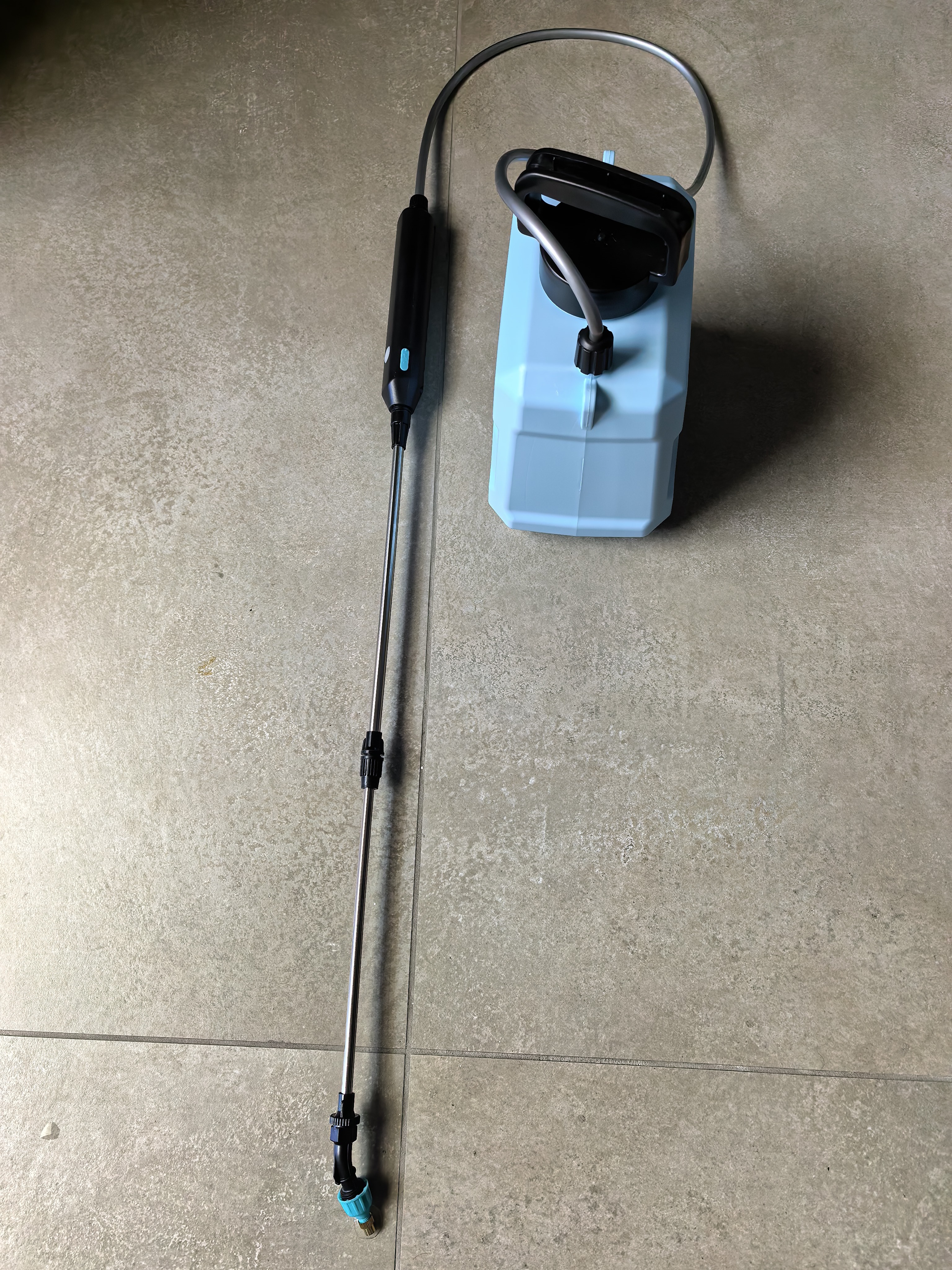 农宝 园艺电动喷雾器喷壶浇水高压小型消毒家用打药机喷洒浇花神器 5L 实拍图