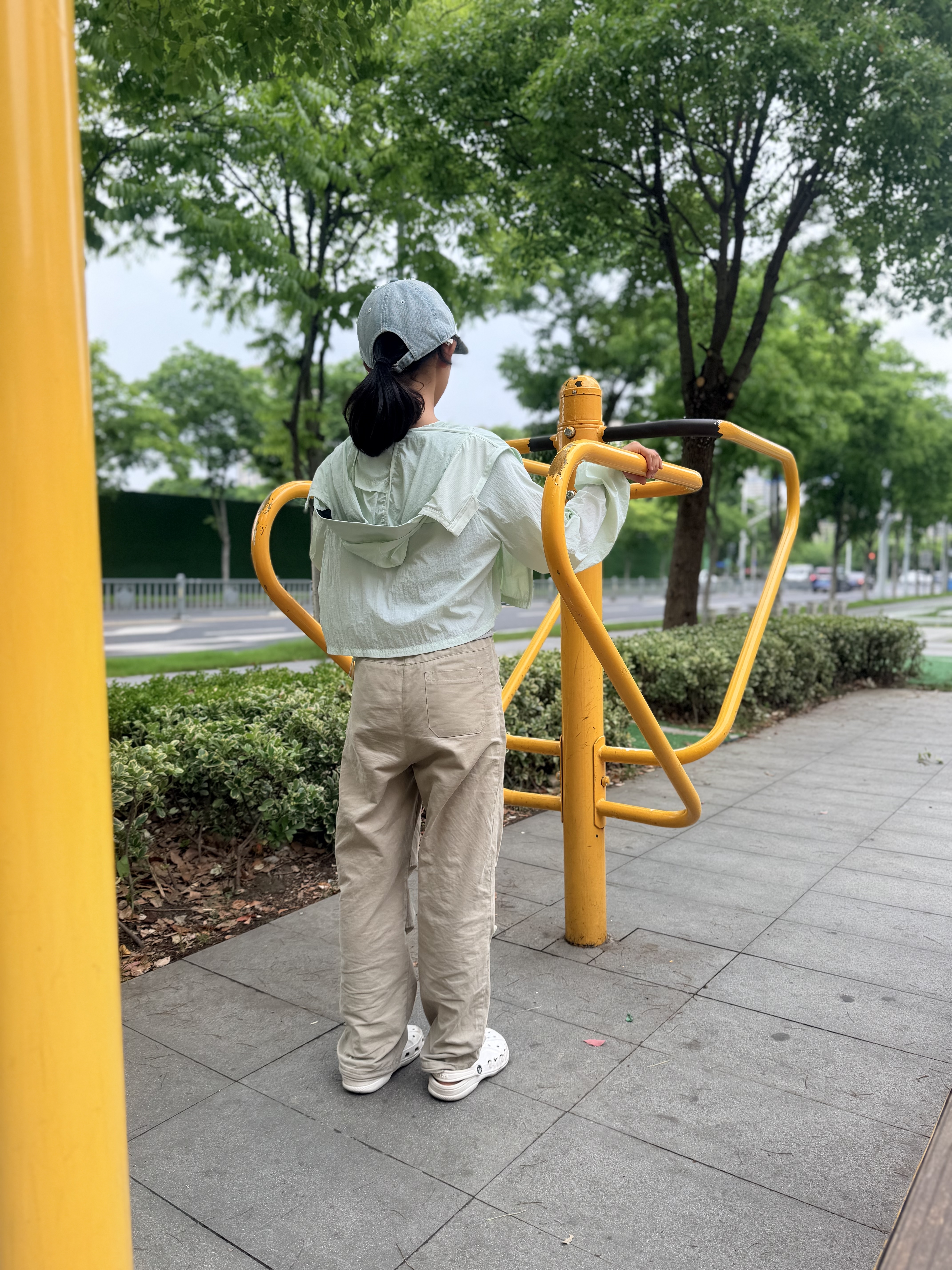 蕉下（beneunder）女士轻薄防泼水防晒衣（短款）TS400 M 清泉绿 实拍图
