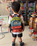 SHUKIKU儿童书包幼儿园背包防丢户外旅游防泼水超轻双肩包橙红S+码 实拍图
