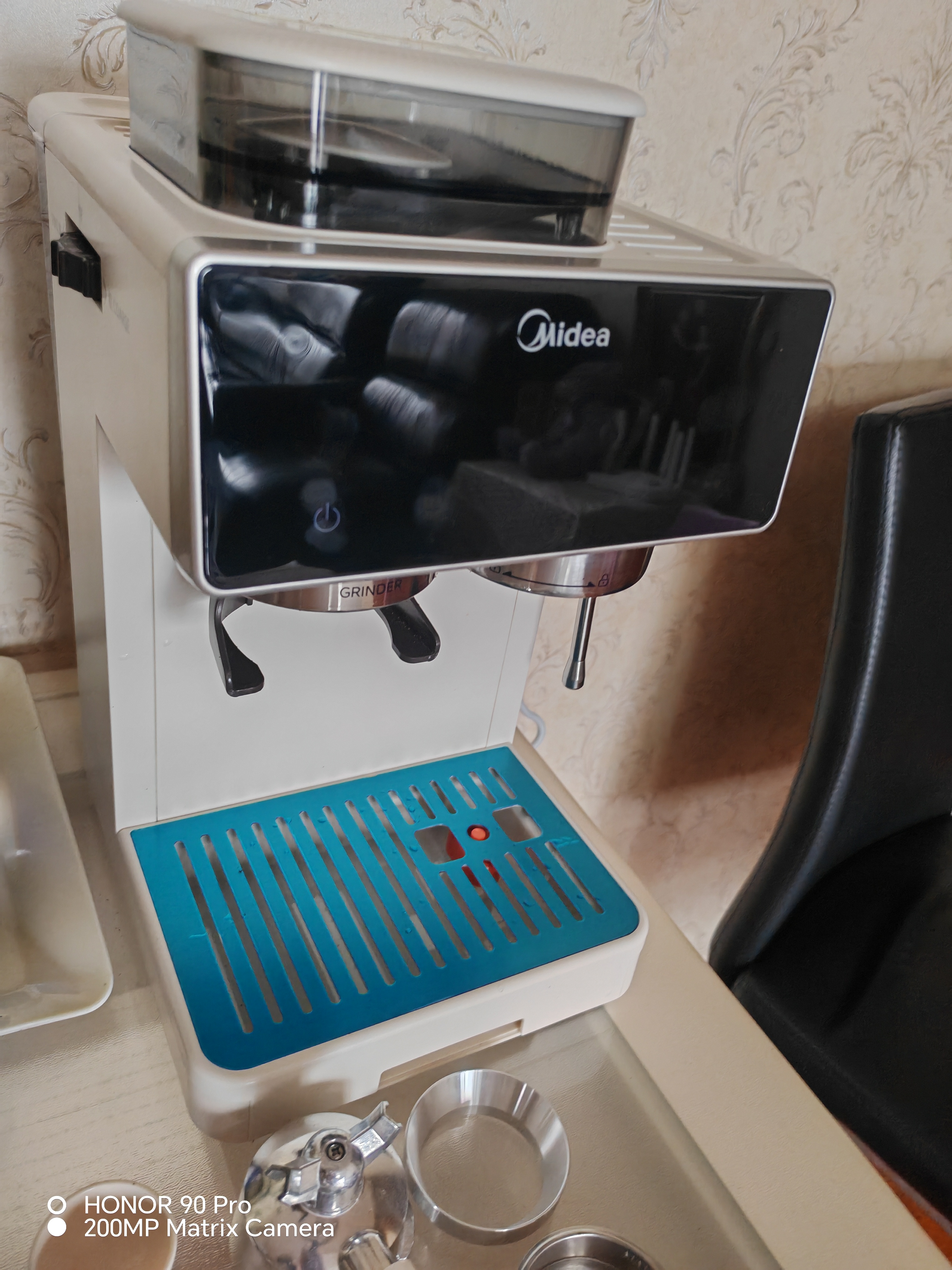美的（Midea）【行业爆款】意式半自动咖啡机冷热双萃研磨一体机小型全自动家用送礼物磨豆机可打奶泡MA-GE5110 实拍图