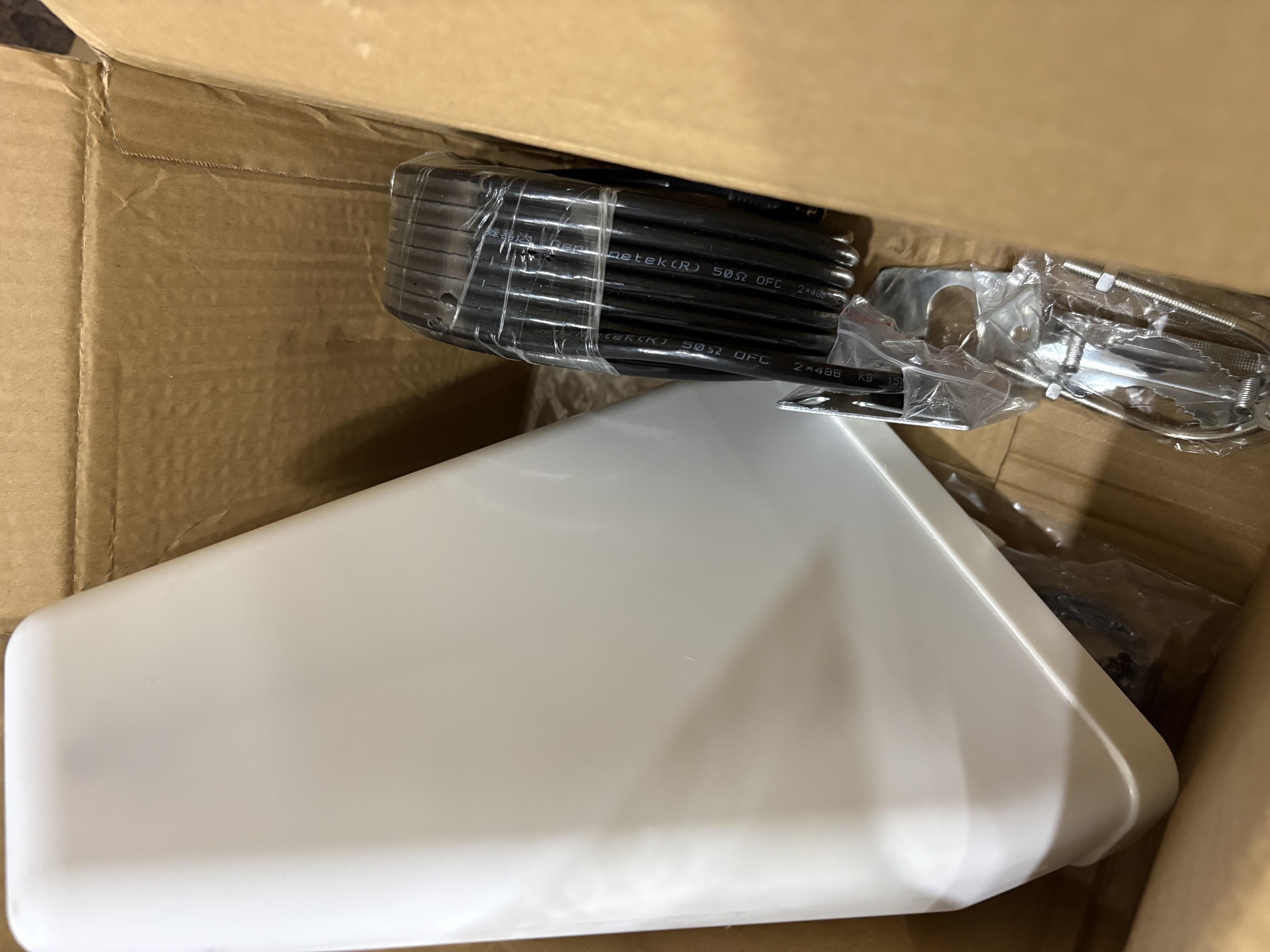 Genuinetek蜂易达手机信号放大器增强器接收器加强器扩大器室内地下室山区城中村农村城市可用改善上网和通话 实拍图