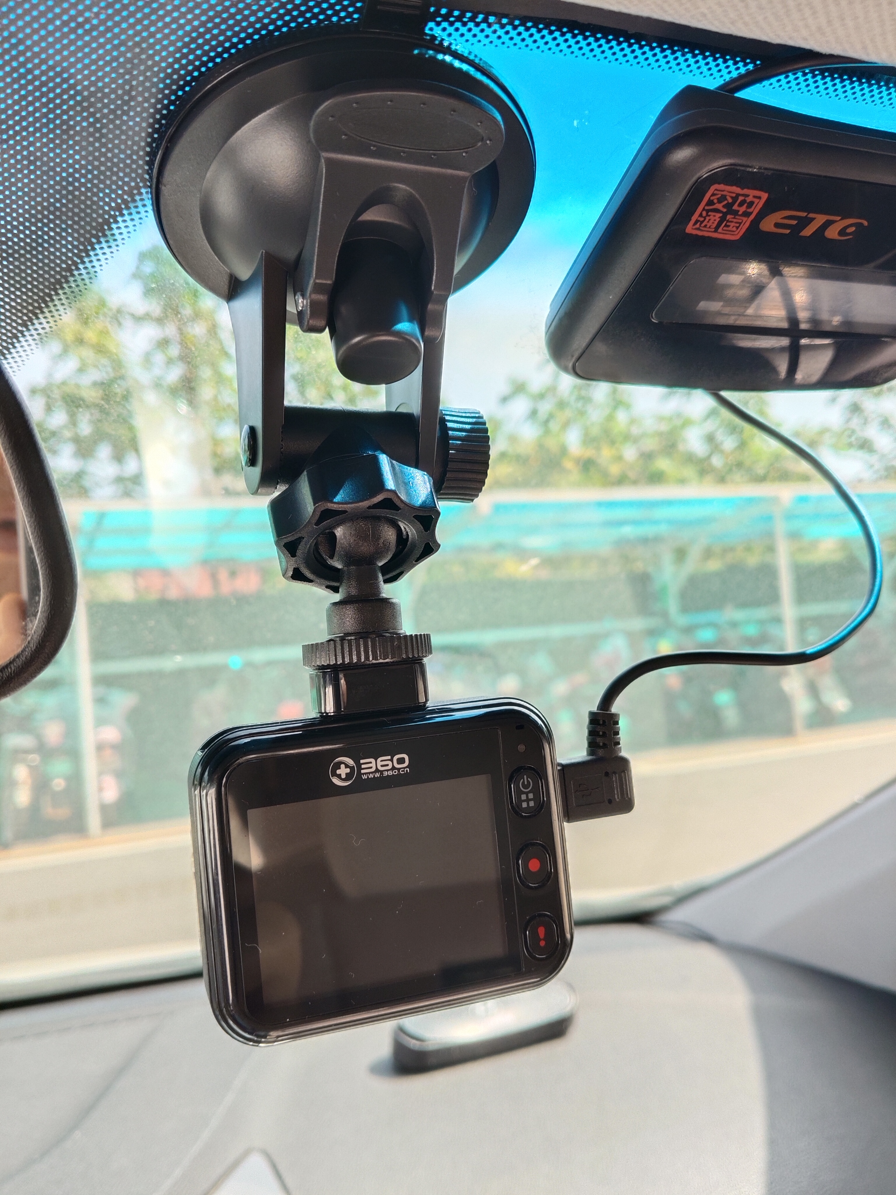 梅萨斯行车记录仪支架升级大吸盘360一代j501j501C专用底座固定架子配件 98%这款接口 实拍图