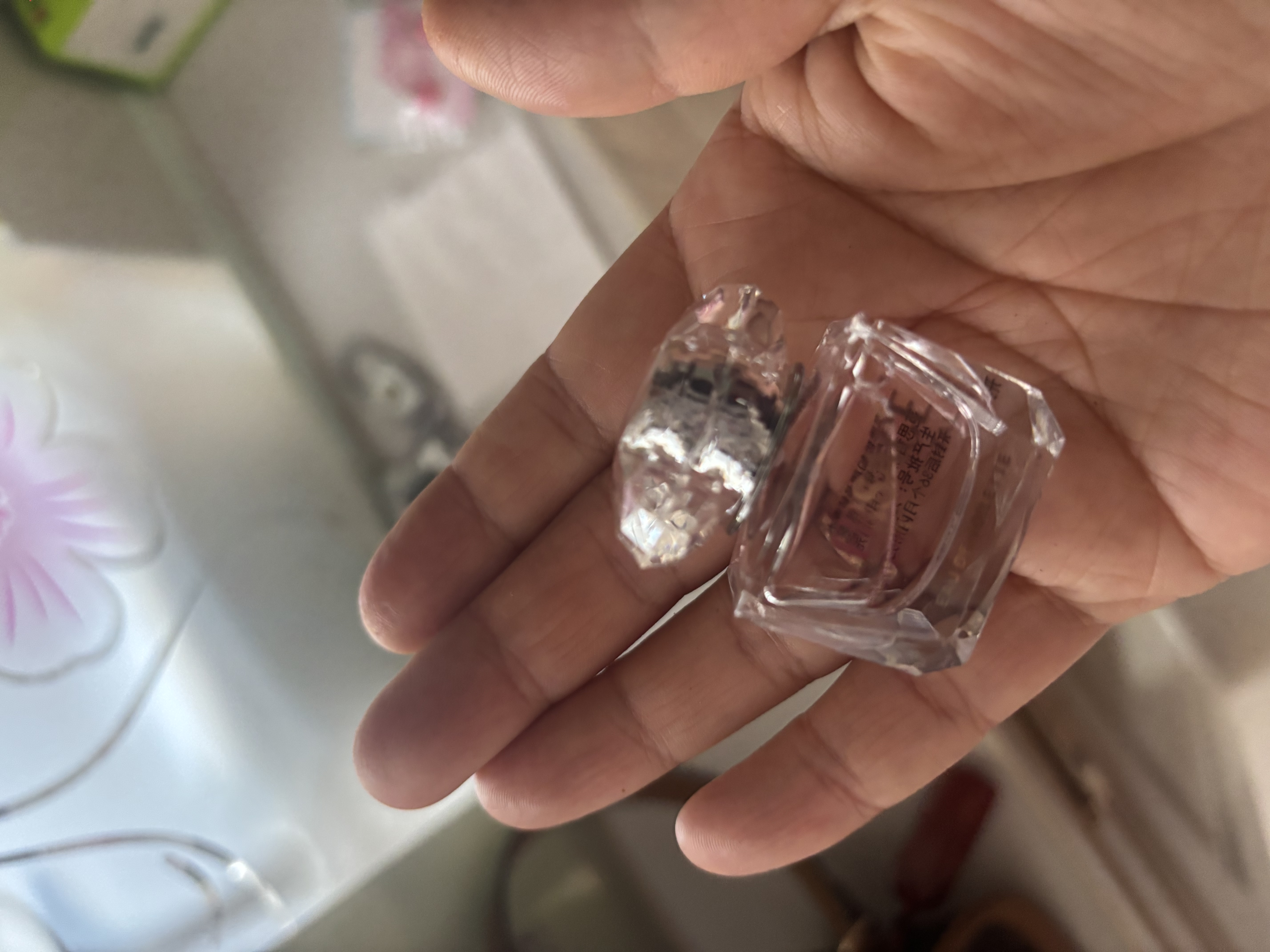 范思哲（VERSACE）粉耀晶钻女士淡香水小样 5ml送女友礼物 实拍图