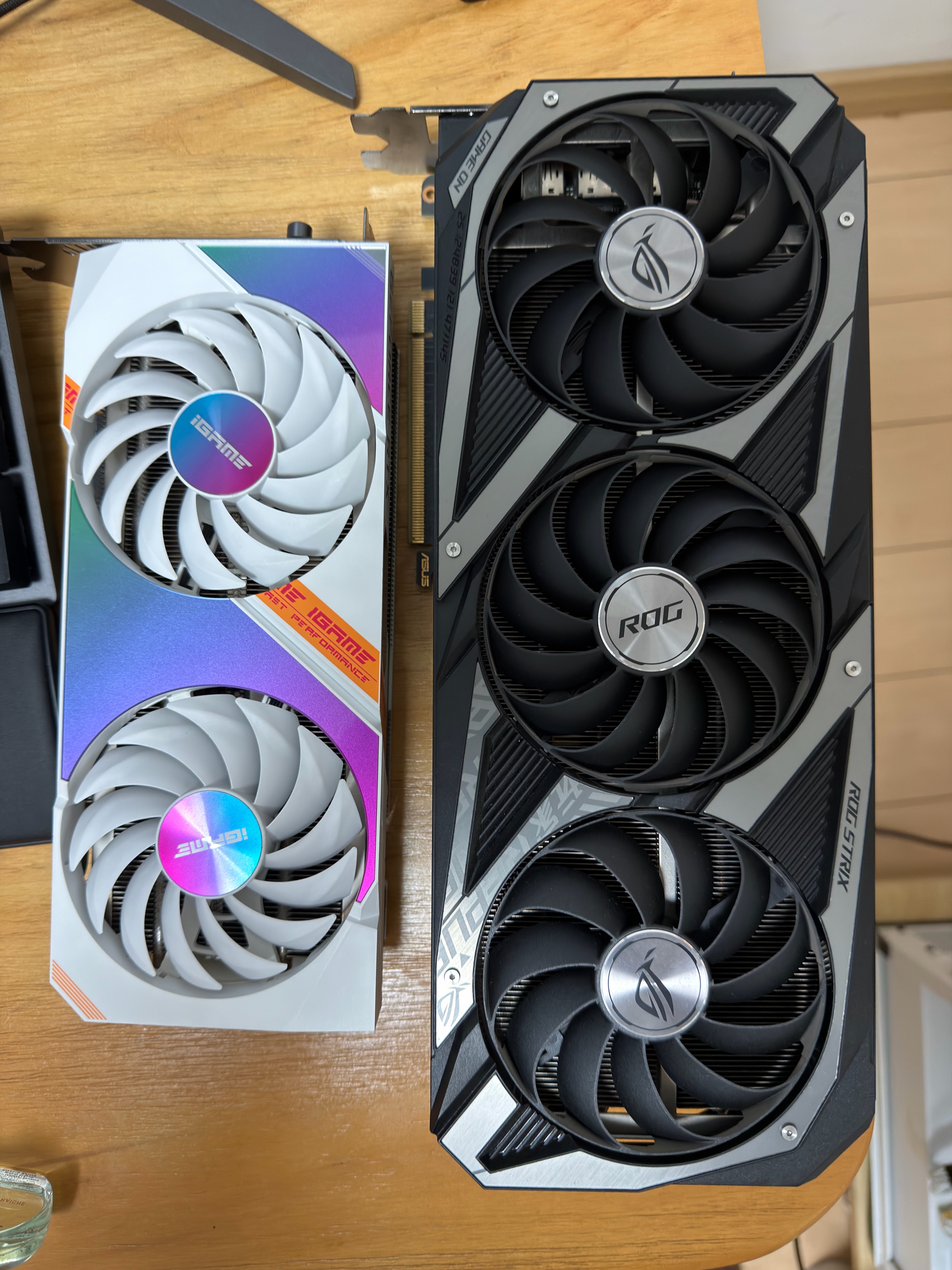 利民（thermalright）TL-C12CW 白色12cm入门级风压扇 经典磁稳S-FDB轴承  4PIN串接PWM接头 1550转速 实拍图