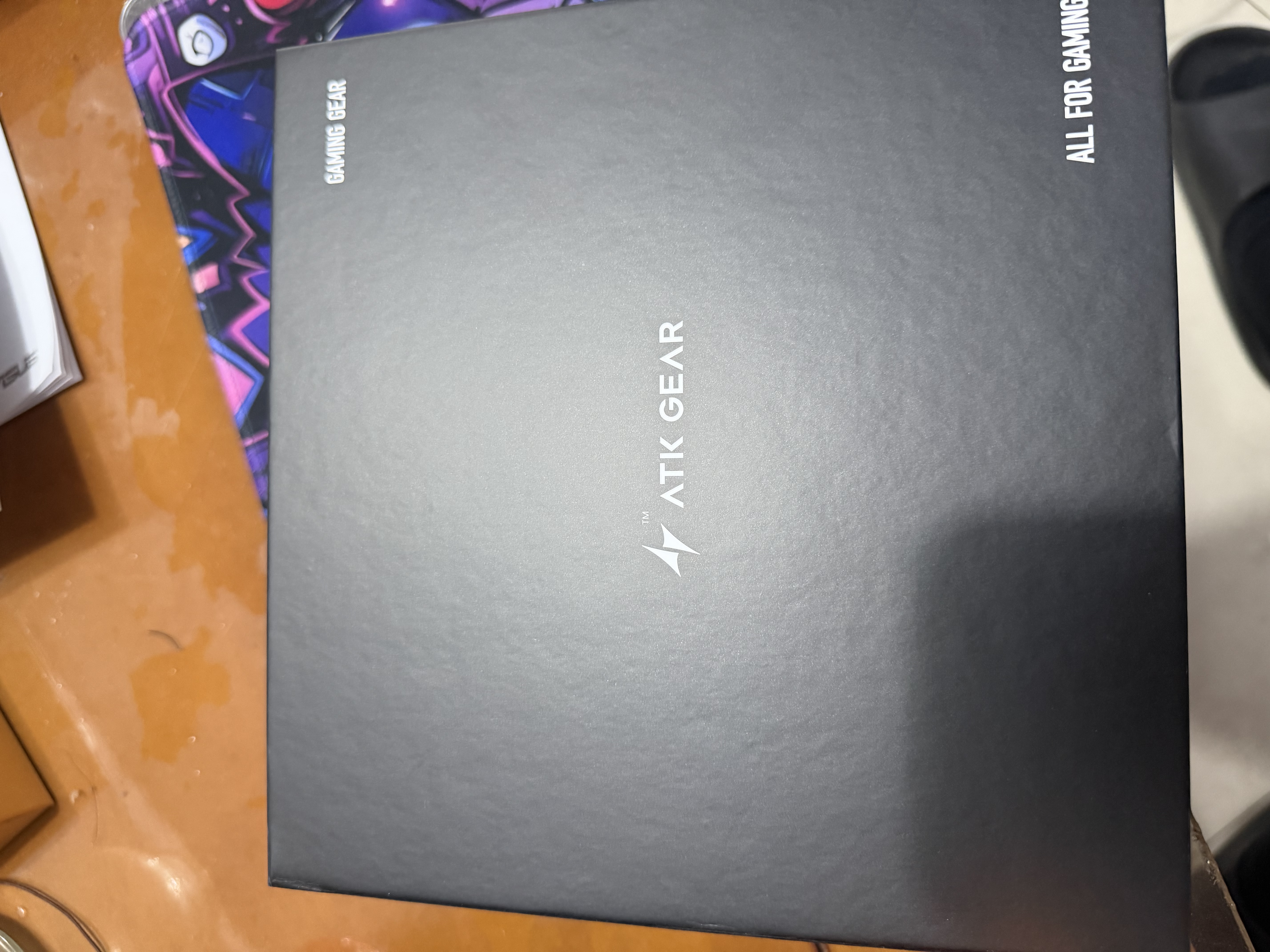 ATK蜻蜓A9无线鼠标电竞游戏办公鼠标 有线/2.4G双模连接轻量化对称极简工学 A9大师版白色 实拍图