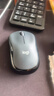 罗技（Logitech）M220 轻音鼠标 无线鼠标 办公鼠标 对称鼠标 带无线微型接收器 灰黑色 实拍图