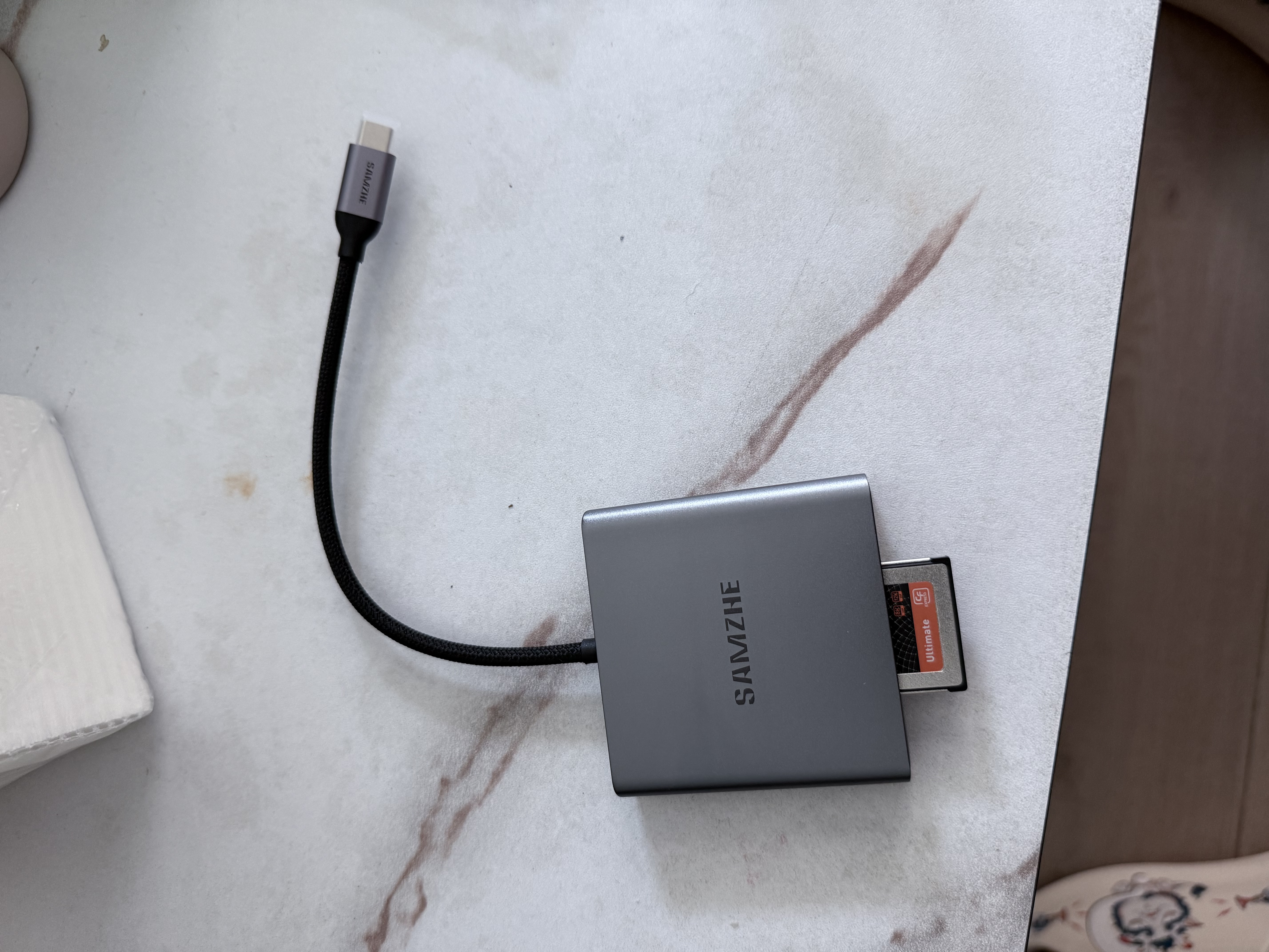 山泽Type-C高速CFeB读卡器USB-C3.2 适用CFexpress B内存卡 适用尼康/佳能/富士相机/手机/平板/电脑 实拍图